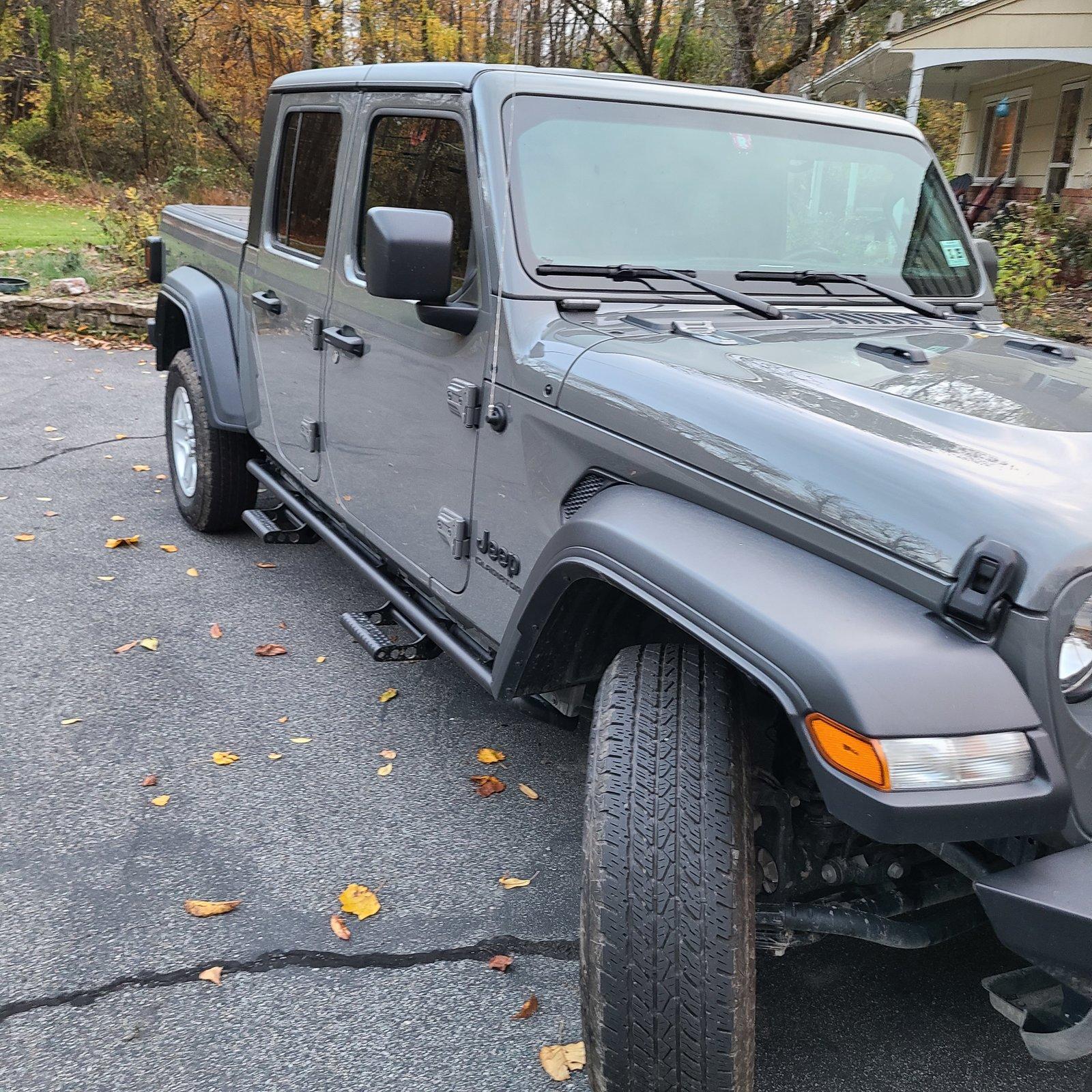 Jeep Gladiator Does anyone has N-FAB RKR ROCK RAILS on? If so can you post pictures 20201027_175412