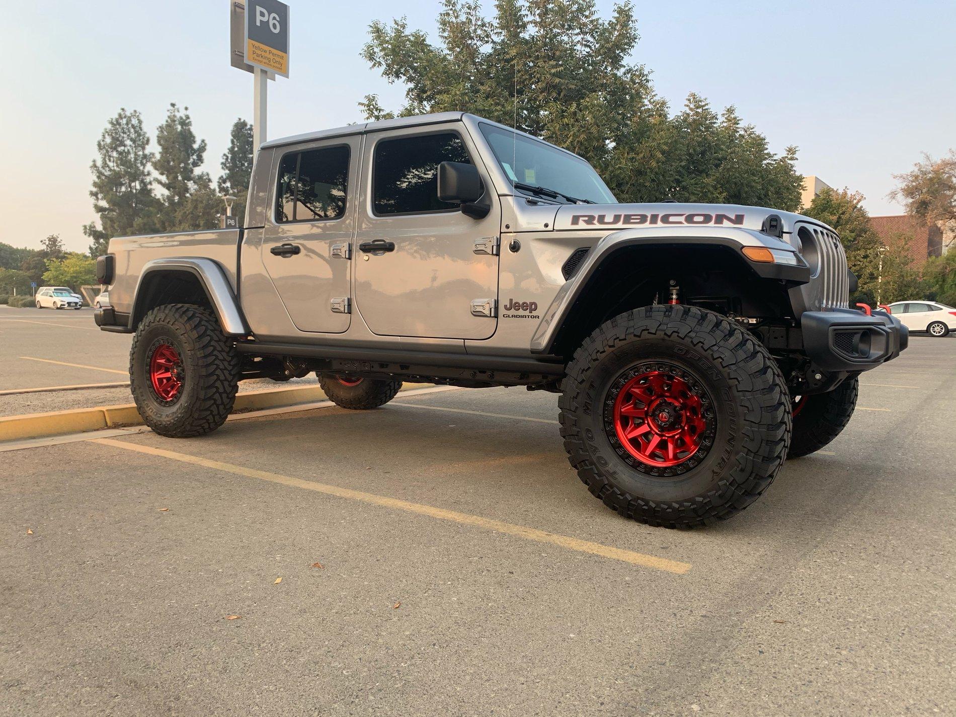 Jeep Gladiator BILLET SILVER Gladiator JT Club IMG_2969