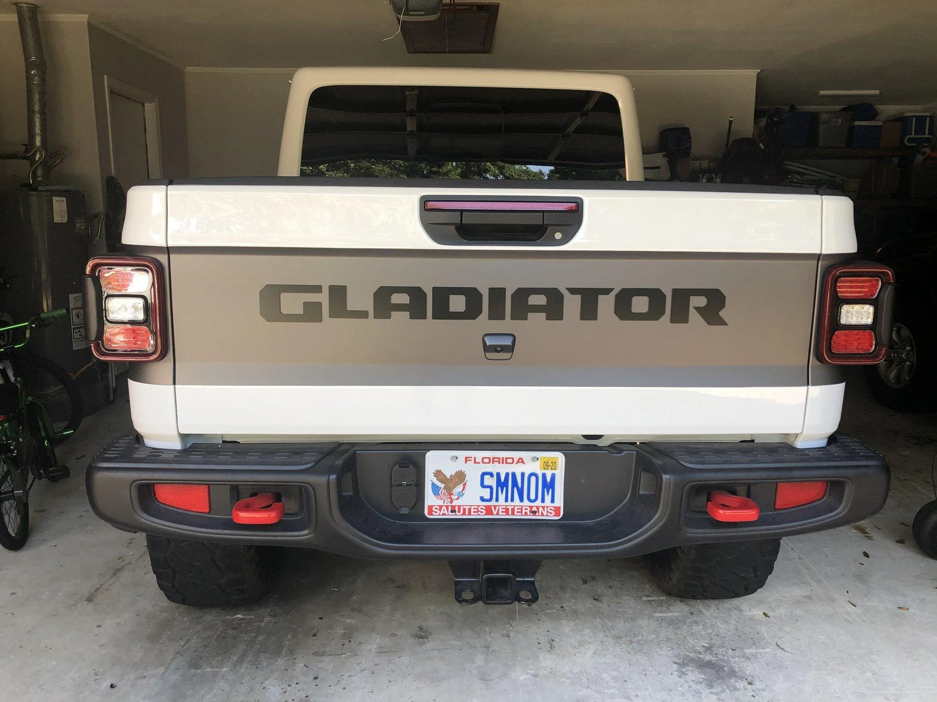 Jeep Gladiator HAUK TAILGATE GLADIATOR LETTERING F4FFE0B8-E081-4752-806B-8BE964B2D12E