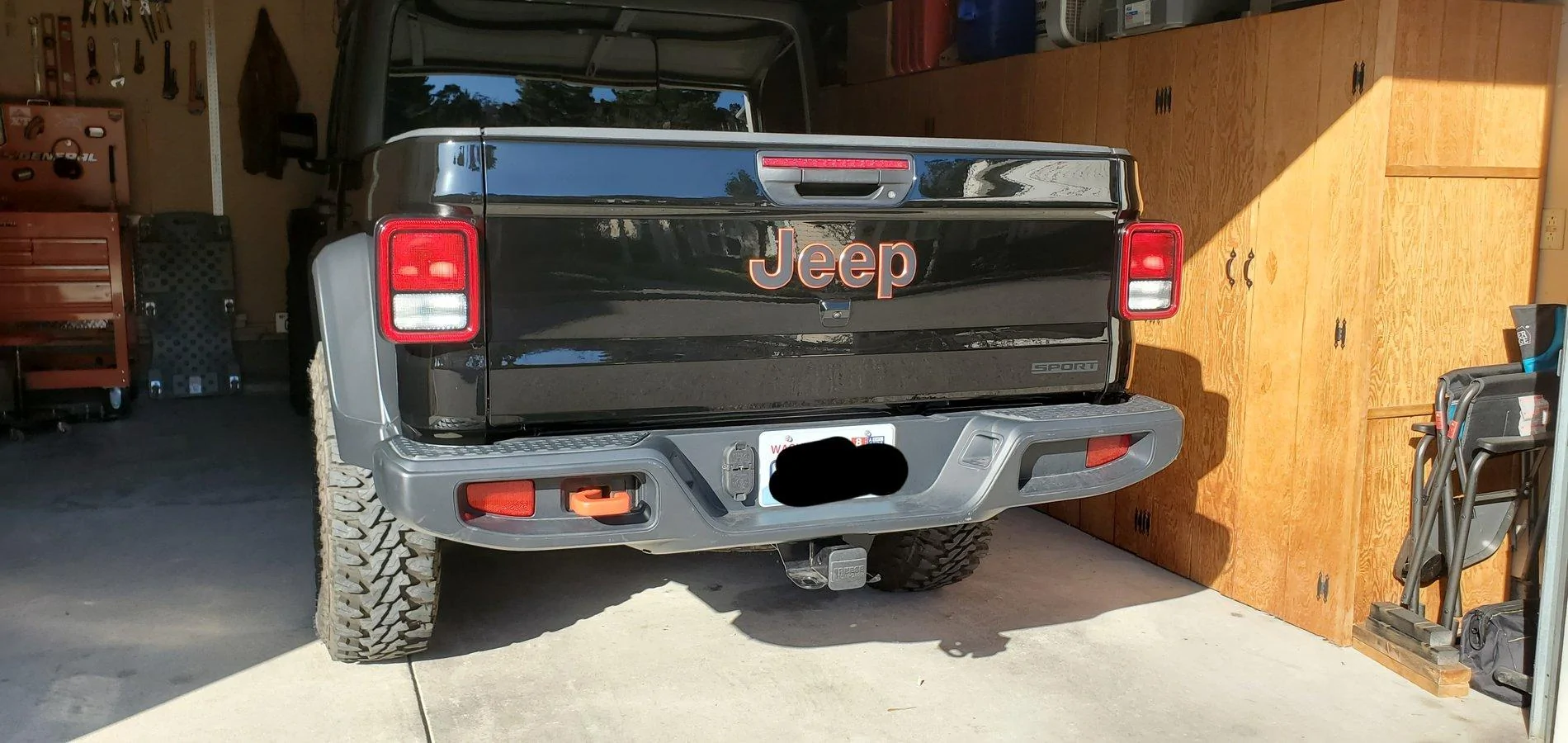 Jeep Gladiator Tailgate Blackout 20201027_192353