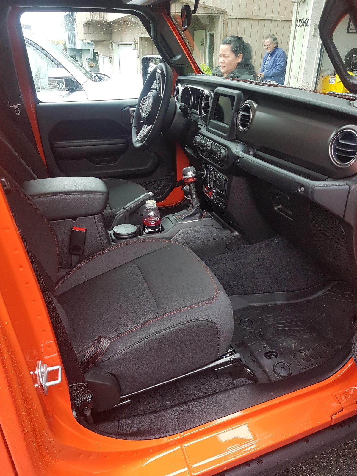 Jeep Gladiator Pic Request: Rubicon Cloth Seats 20190921_105946