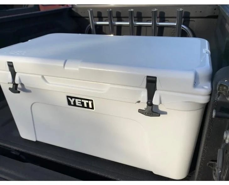 Jeep Gladiator Yeti Tundra 65 fits perfectly! cooler tailgate down