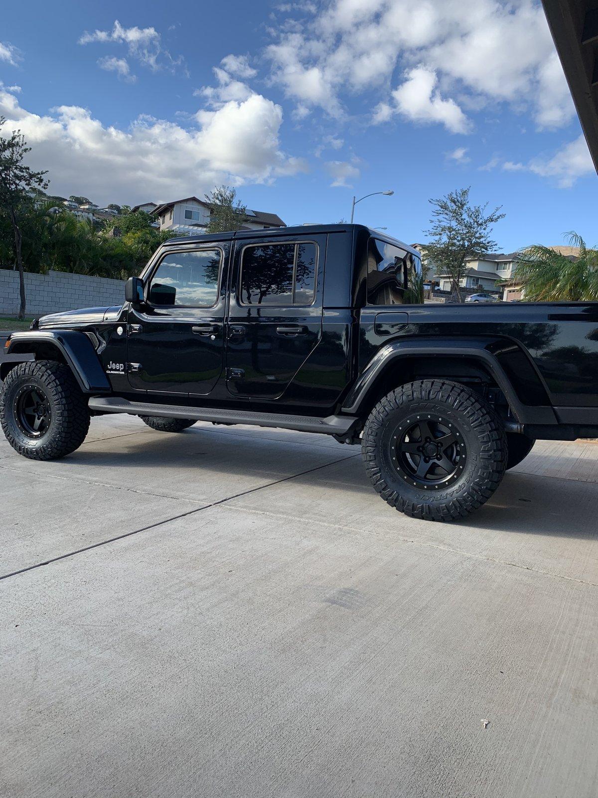 Jeep Gladiator Lets see those 17" RIMS ! B2B62D8E-6FAE-4C76-ACAA-6299C316C35B