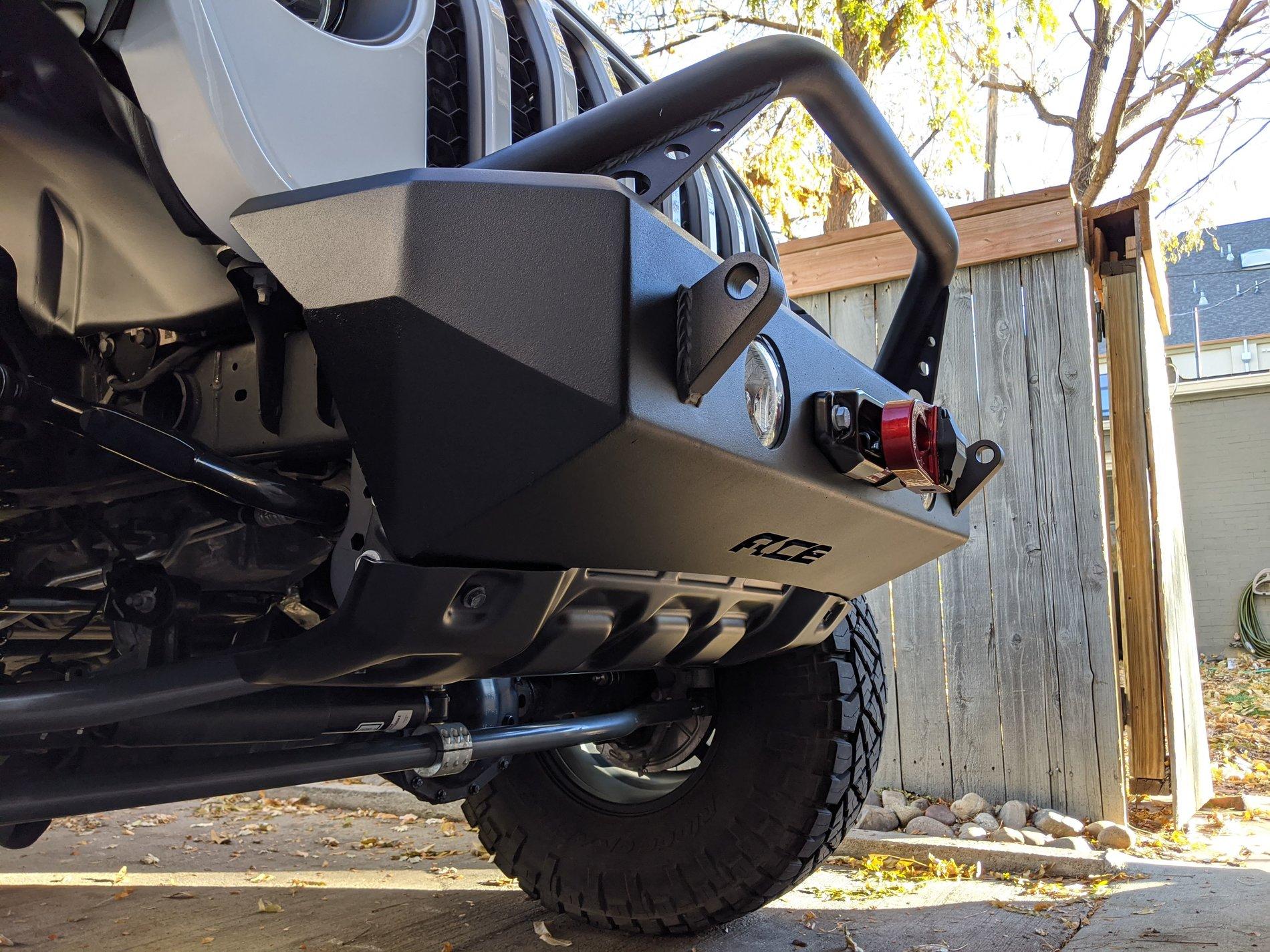 Jeep Gladiator Show me stubby bumpers options with skid plate PXL_20201029_222939200