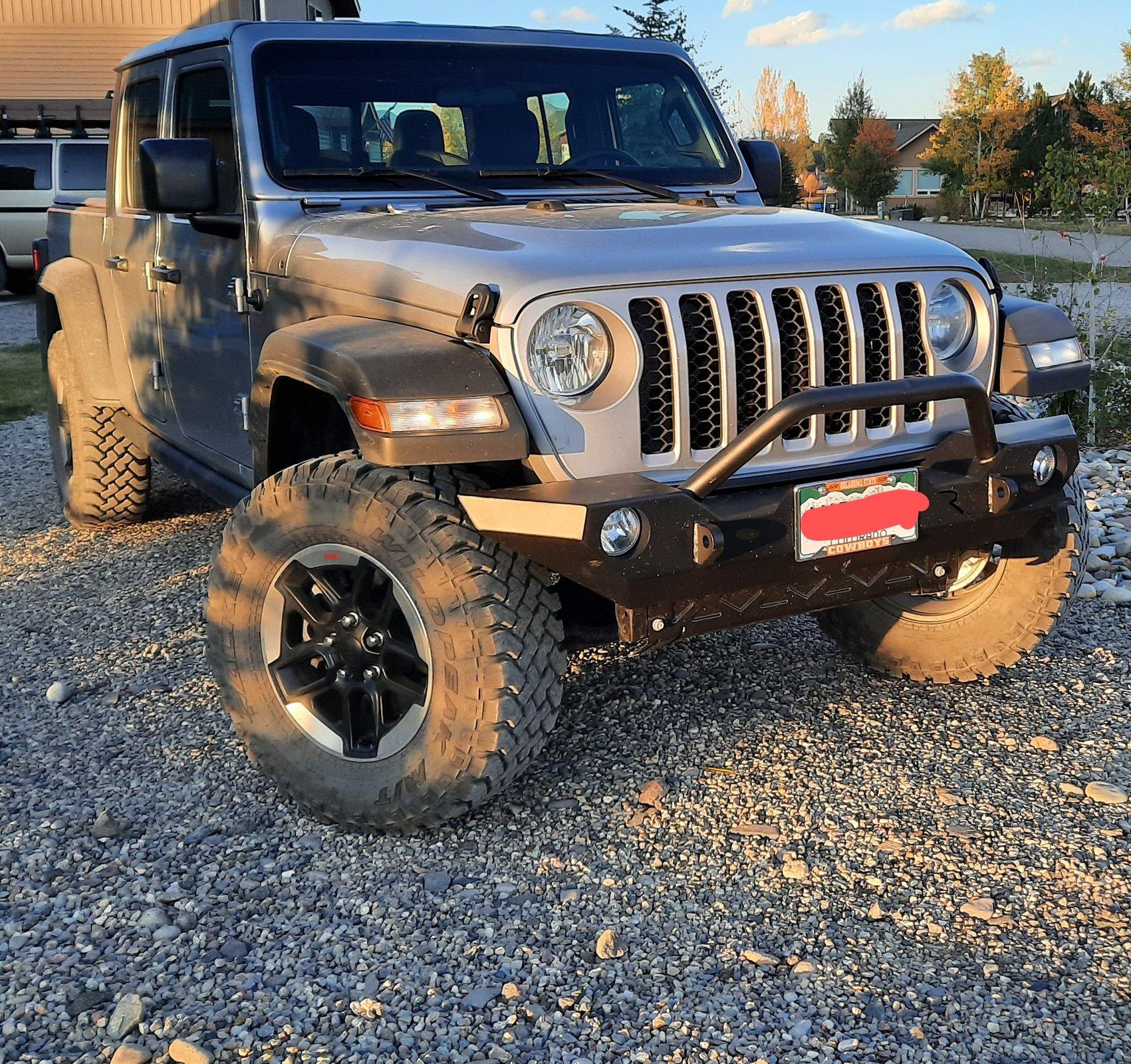 Jeep Gladiator Show me stubby bumpers options with skid plate 20201011_181649~2