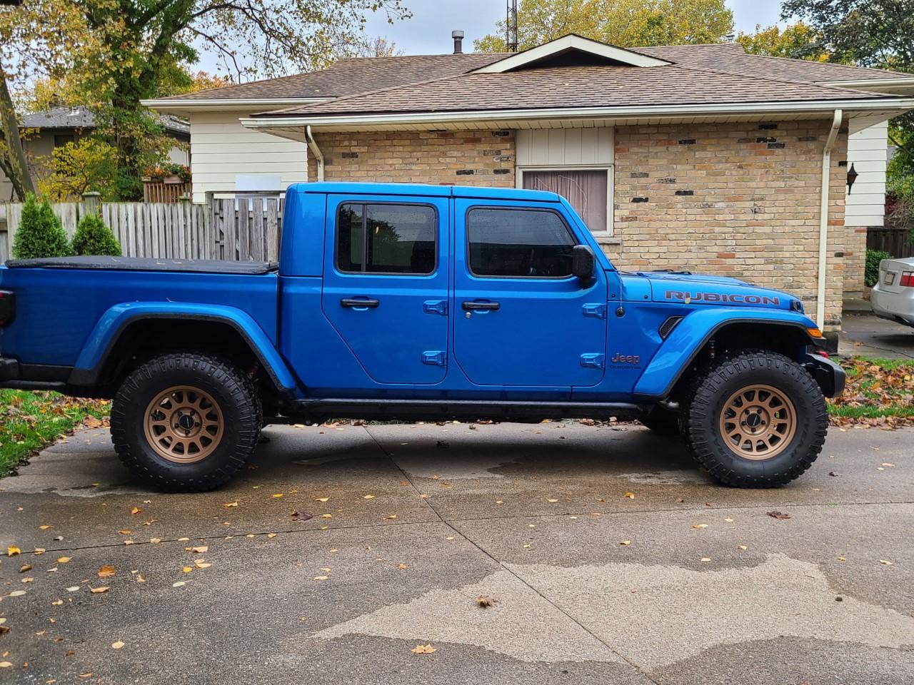 Jeep Gladiator What wheels are you putting on you JT? sideshot