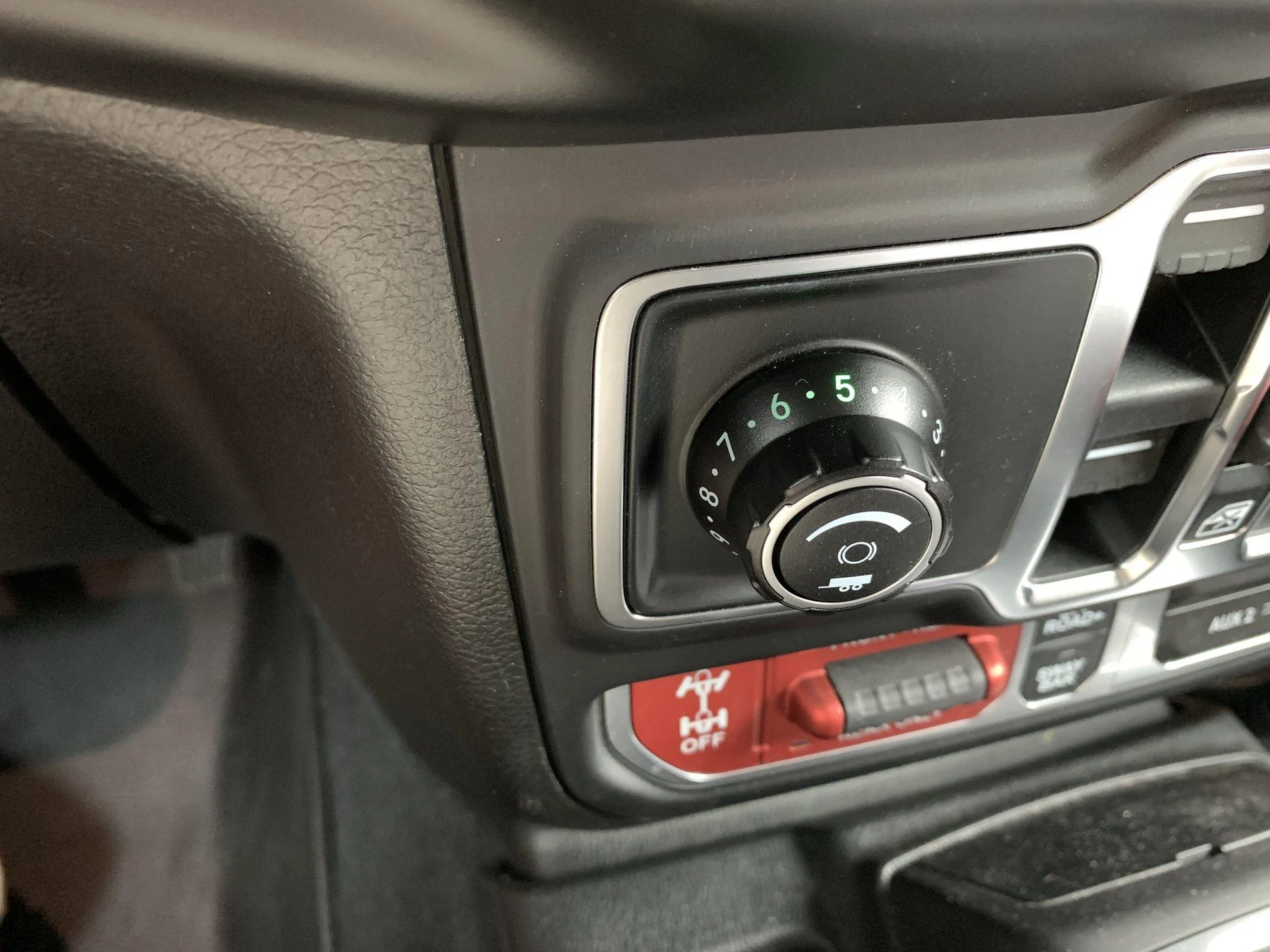 Jeep Gladiator Factory Trailer Brake Controller releases ...EDIT: STILL WAITING 5D4C1E7D-7985-4D71-89B8-E2B06F6F1530