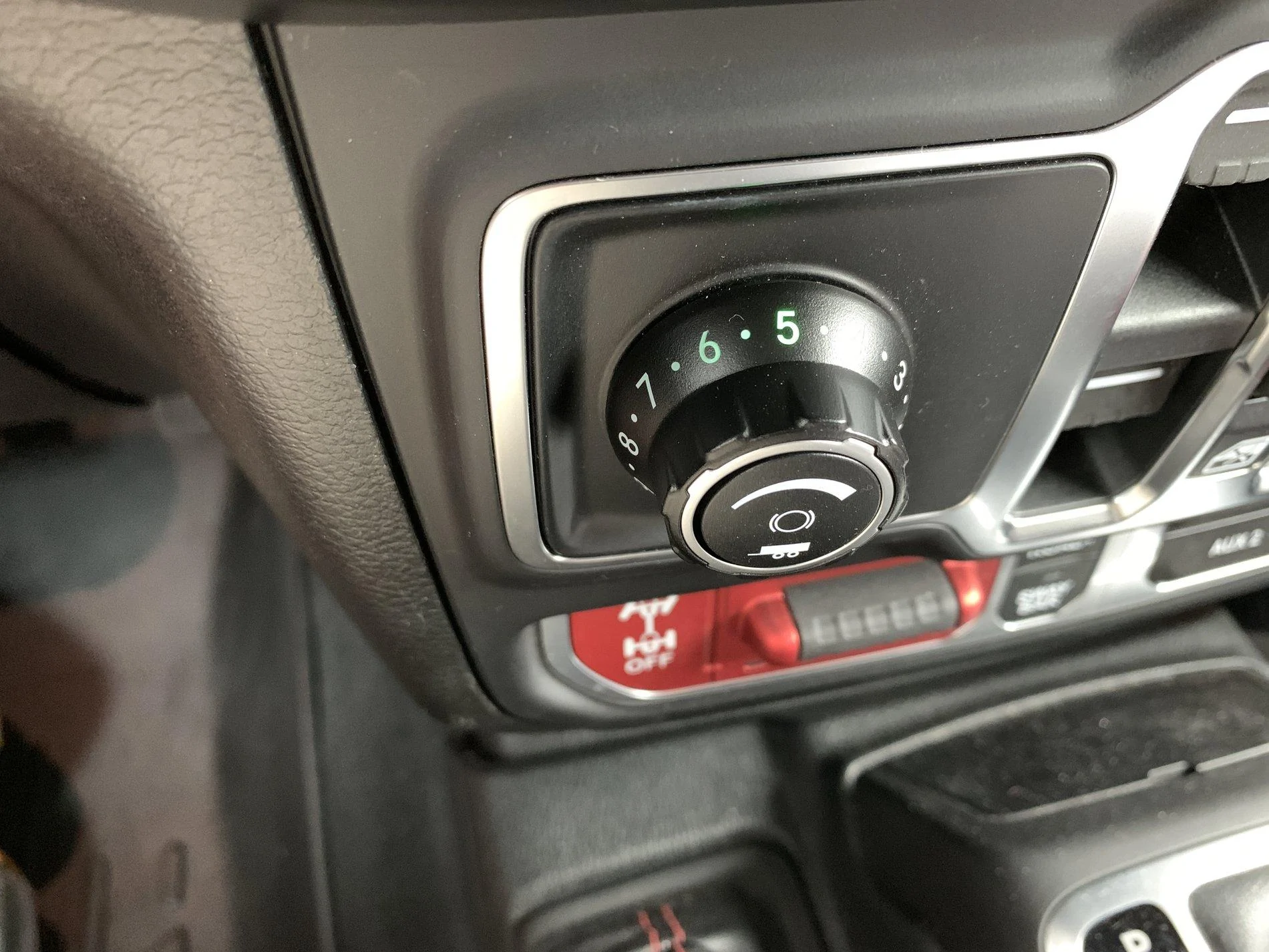 Jeep Gladiator Factory Trailer Brake Controller releases ...EDIT: STILL WAITING A6D0BC1F-B205-499B-AD30-ED7B620C3A4F