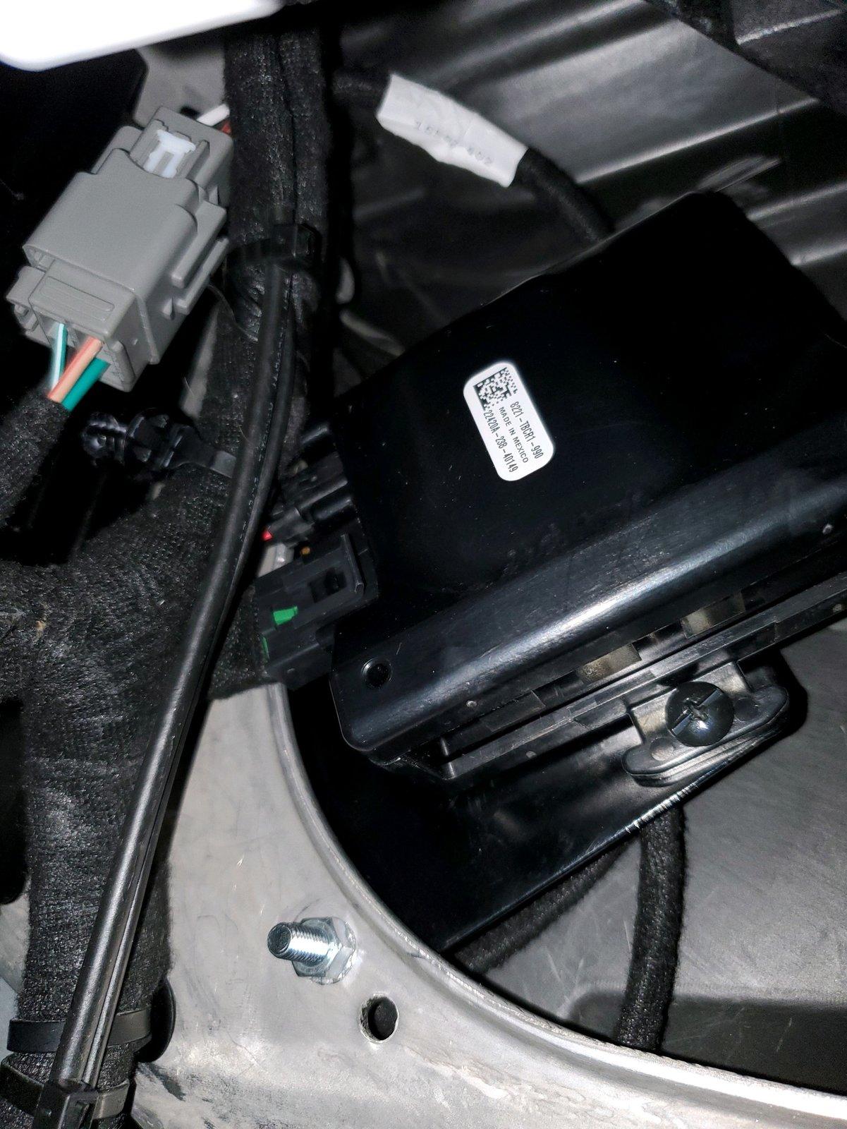 Jeep Gladiator Installed the oem brake controller 20201030_170946