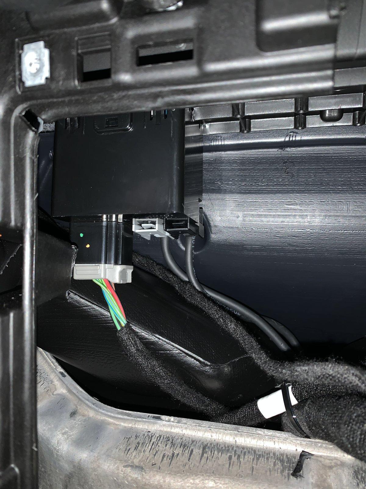 Jeep Gladiator USB split behind dash? 9F7DB731-CE86-4CBC-A56C-40FC6229EA56