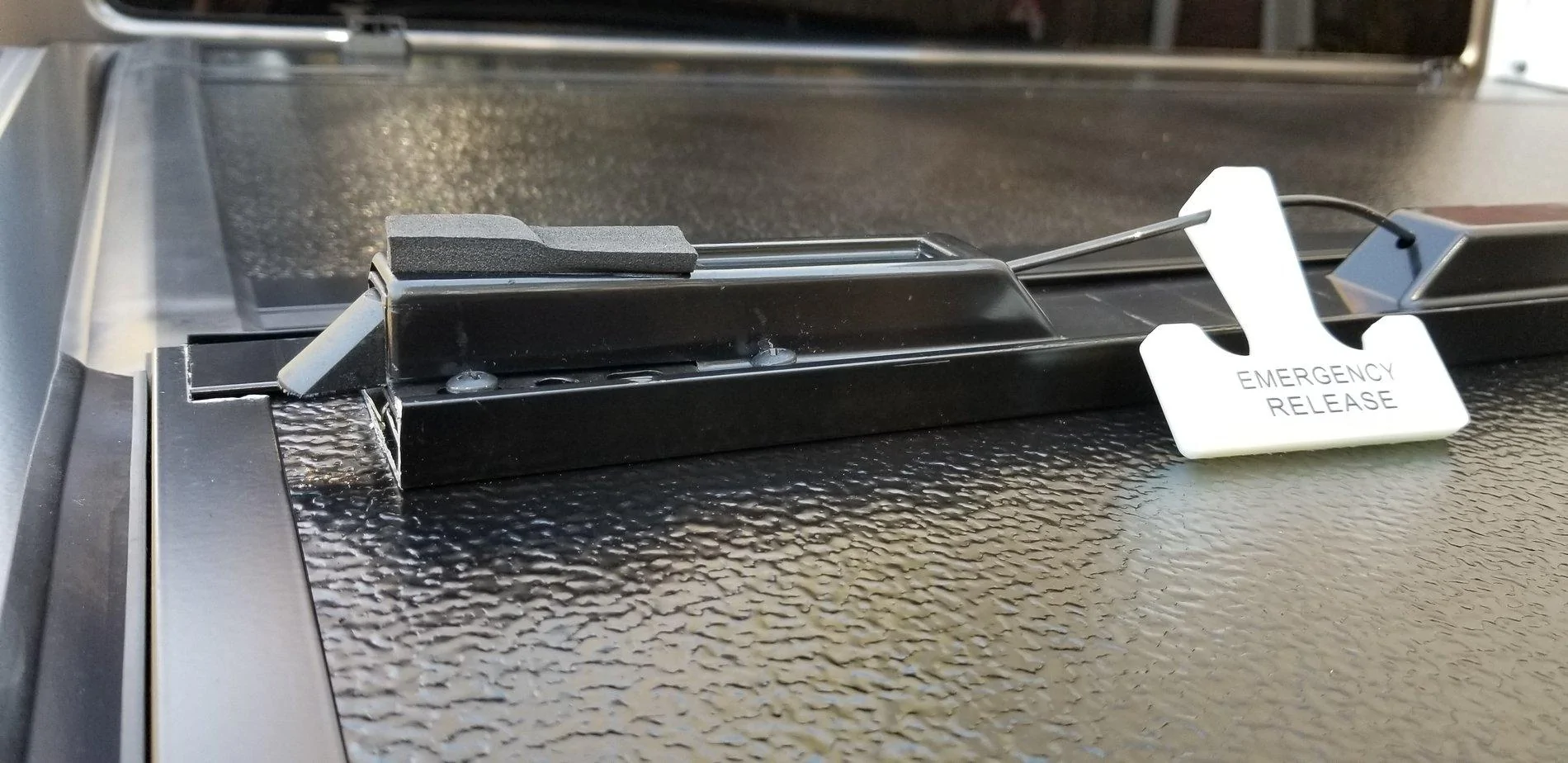 Jeep Gladiator Mopar Tri-Fold Tonneau Cover 20201031_120355