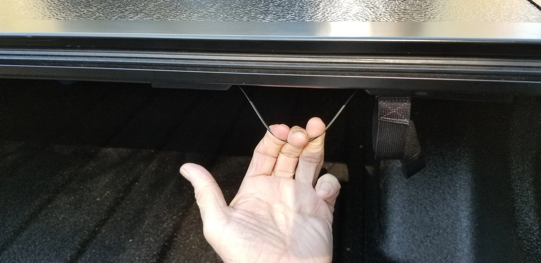 Jeep Gladiator Mopar Tri-Fold Tonneau Cover 20201031_120432