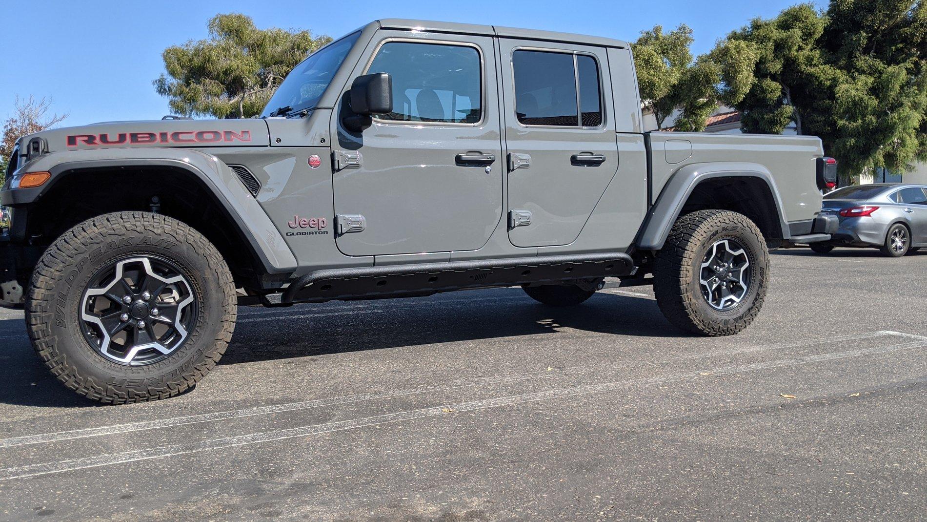 Jeep Gladiator Rock sliders installed PXL_20201031_183829732