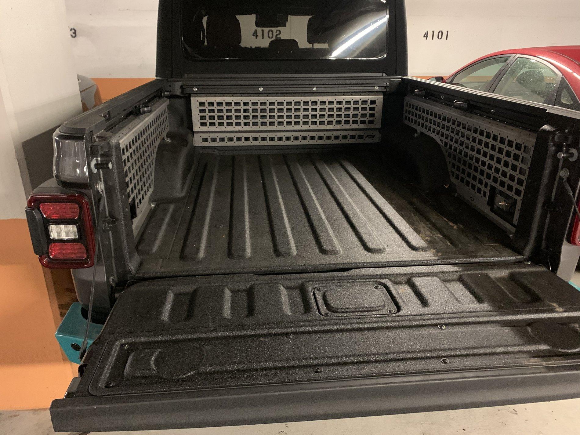 Jeep Gladiator Anyone have the JC Off-road bedside molle installed? 0137B78D-83E1-4169-BEE9-3562D4E233AF