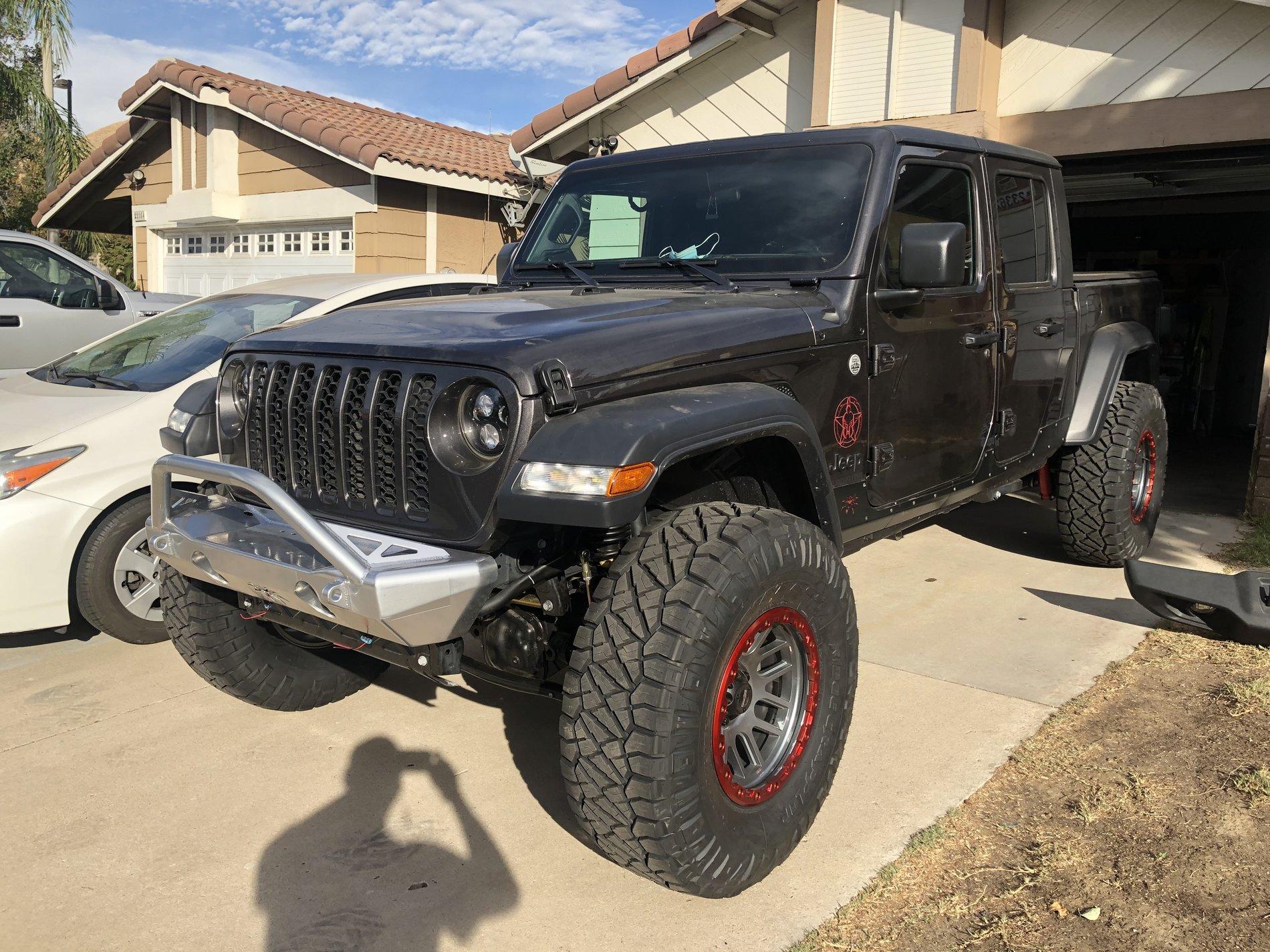 Jeep Gladiator Metalcloak lift FA70188A-151F-448A-B66D-03A0E3F8FA11