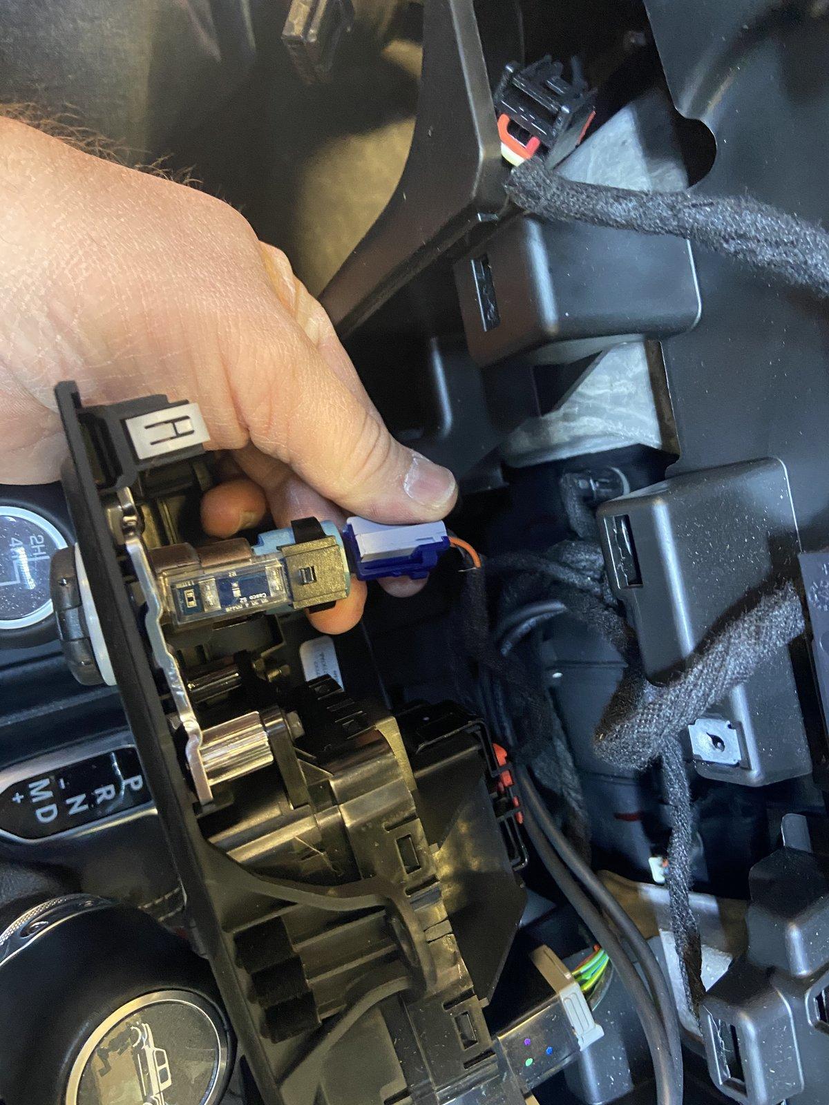 Jeep Gladiator Trailer brake controller install. 82215652 B82E7CB9-7311-488F-BA98-25B375E70C0F