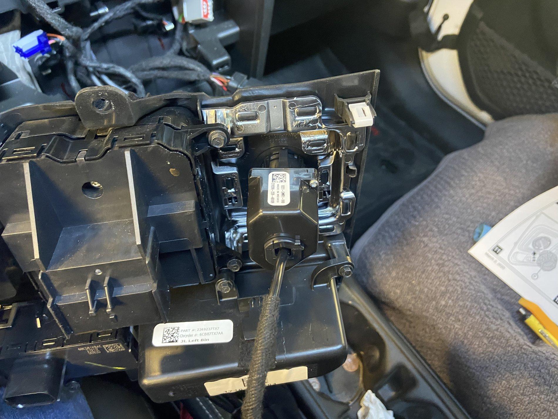 Jeep Gladiator Trailer brake controller install. 82215652 1ED9A739-AB28-469D-A9EE-16C505911230