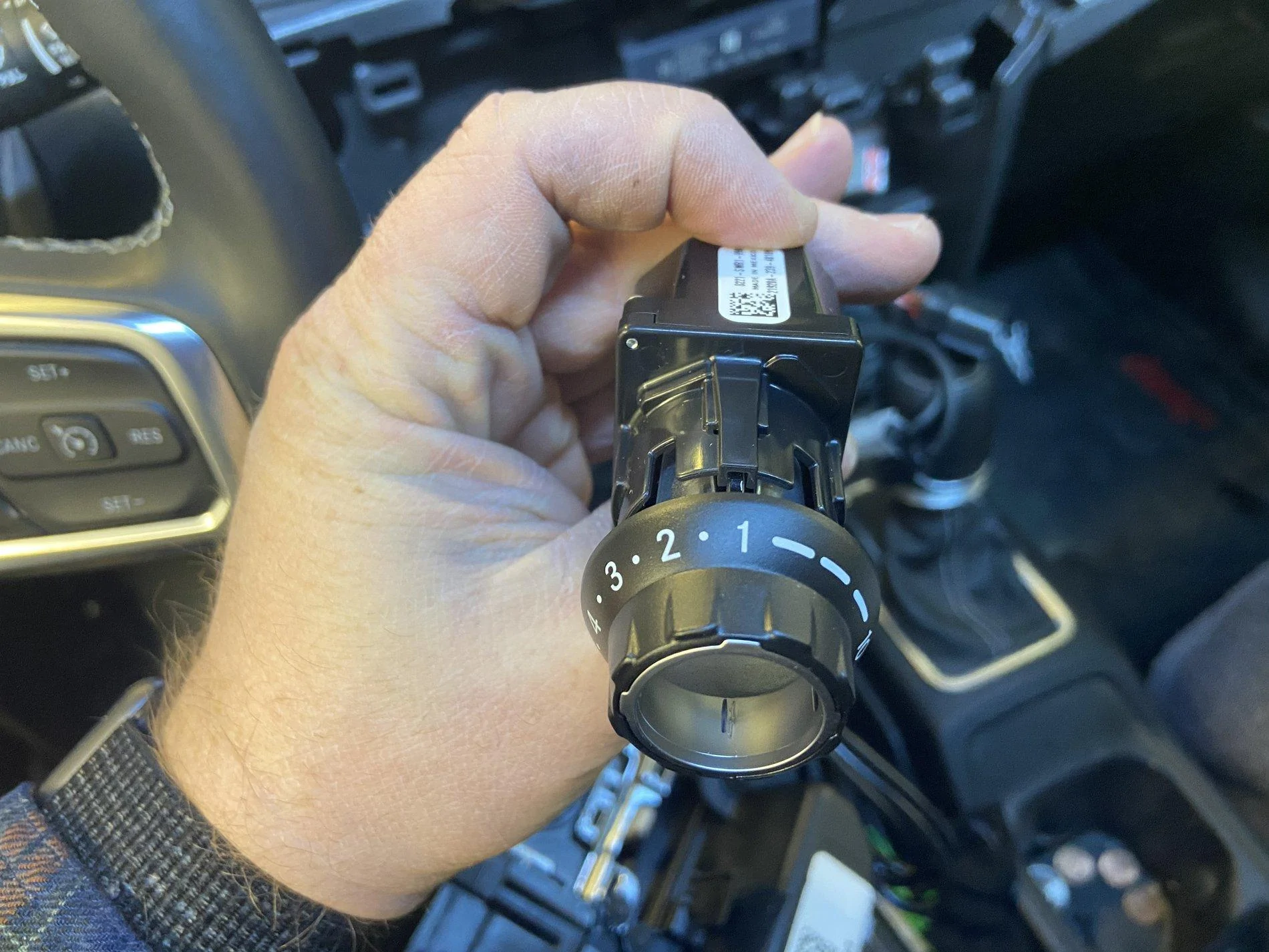 Jeep Gladiator Trailer brake controller install. 82215652 6922E7EB-55DC-43BF-8CCC-71CFB075BBD2