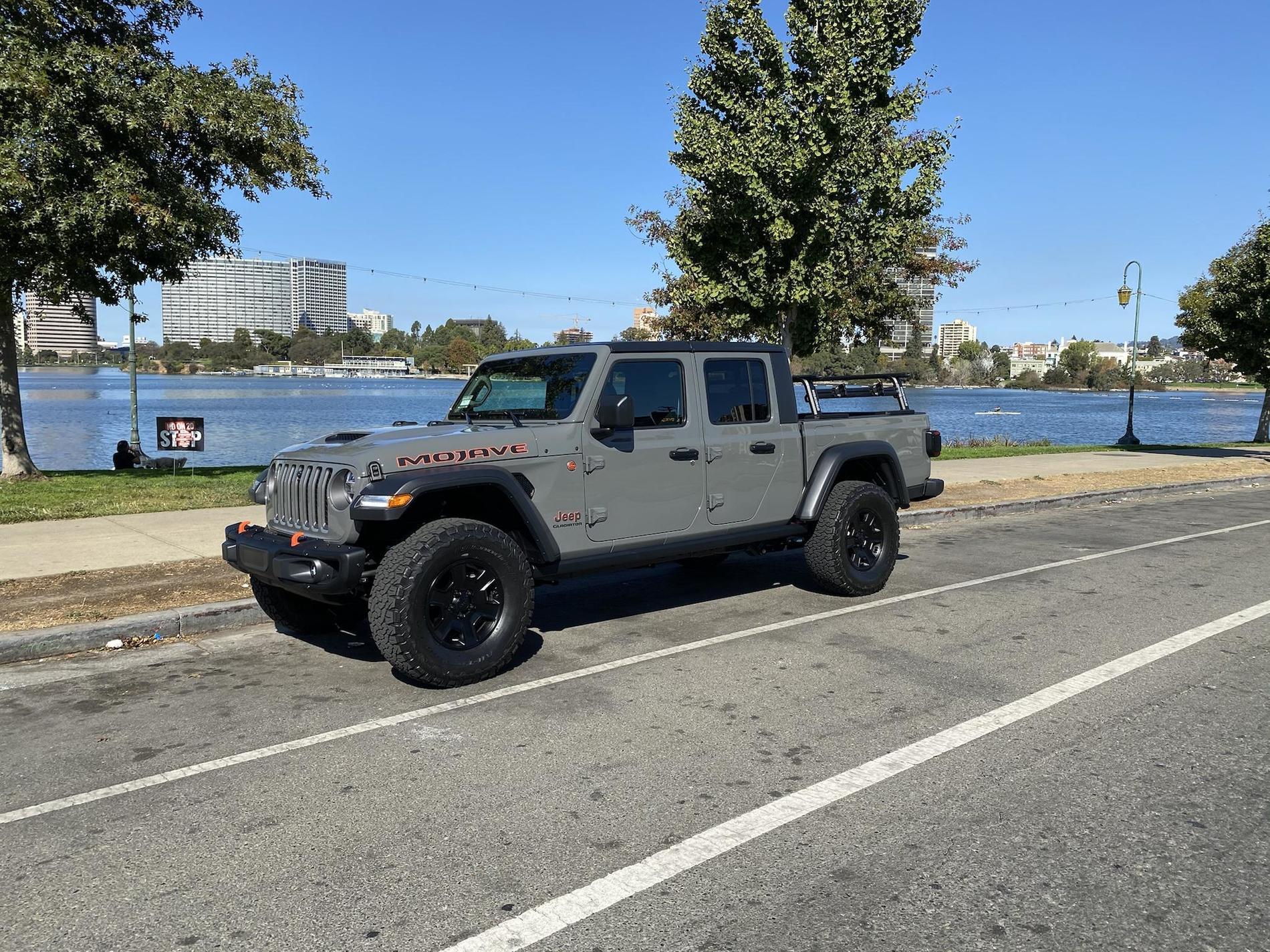 Jeep Gladiator Pic Request - Rubicon/Mojave back-to-back 33s vs 35s 9zX81V5