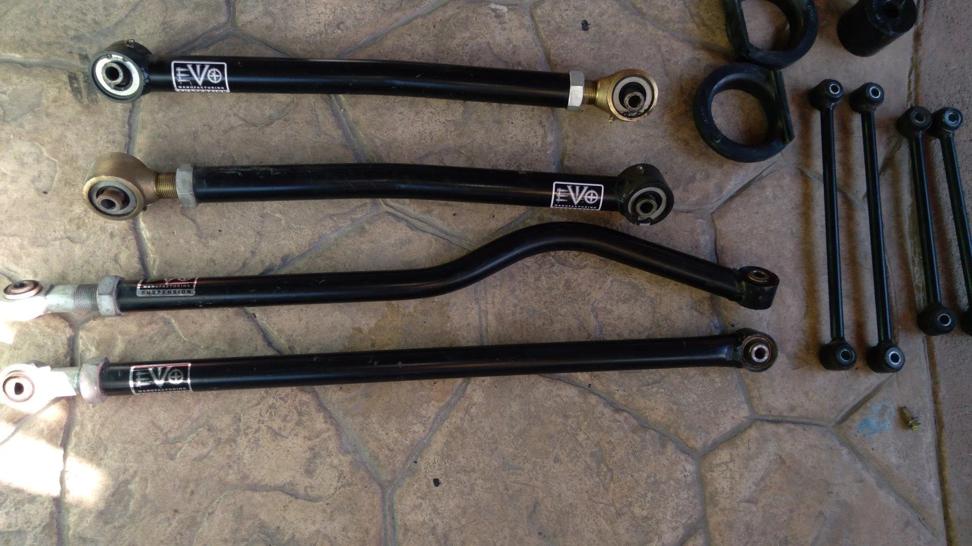 Jeep Gladiator (SAN DIEGO) USED EVO MANUFACTURING 2.5IN ENFORCER LIFT KIT, STAGE 2 PLUS 20201101_145009