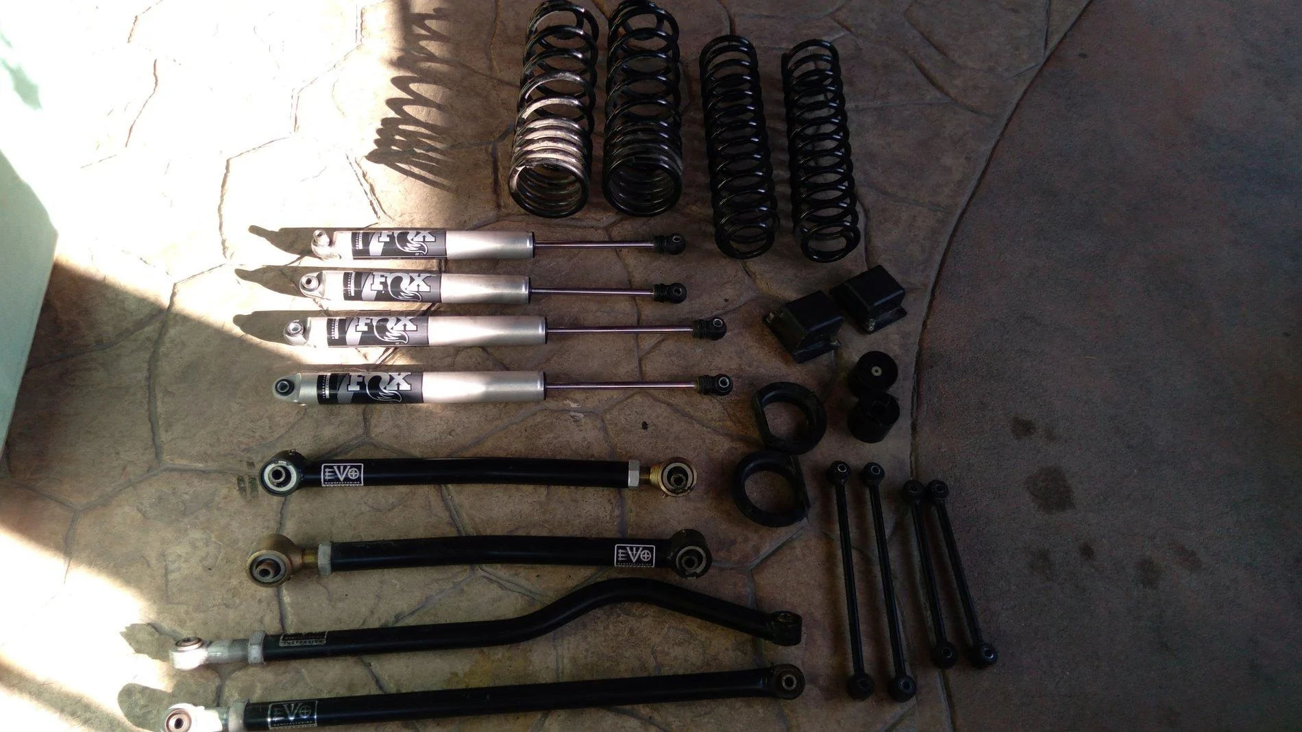 Jeep Gladiator (SAN DIEGO) USED EVO MANUFACTURING 2.5IN ENFORCER LIFT KIT, STAGE 2 PLUS 20201101_145003