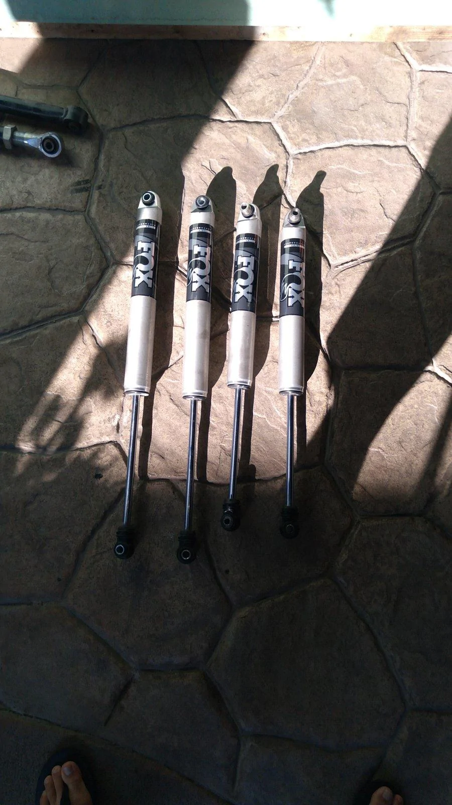 Jeep Gladiator (SAN DIEGO) USED FOX 2.0 PERFORMANCE SERIES IFP SHOCK FRONT & REAR, 2-3IN LIFT 20201101_144237