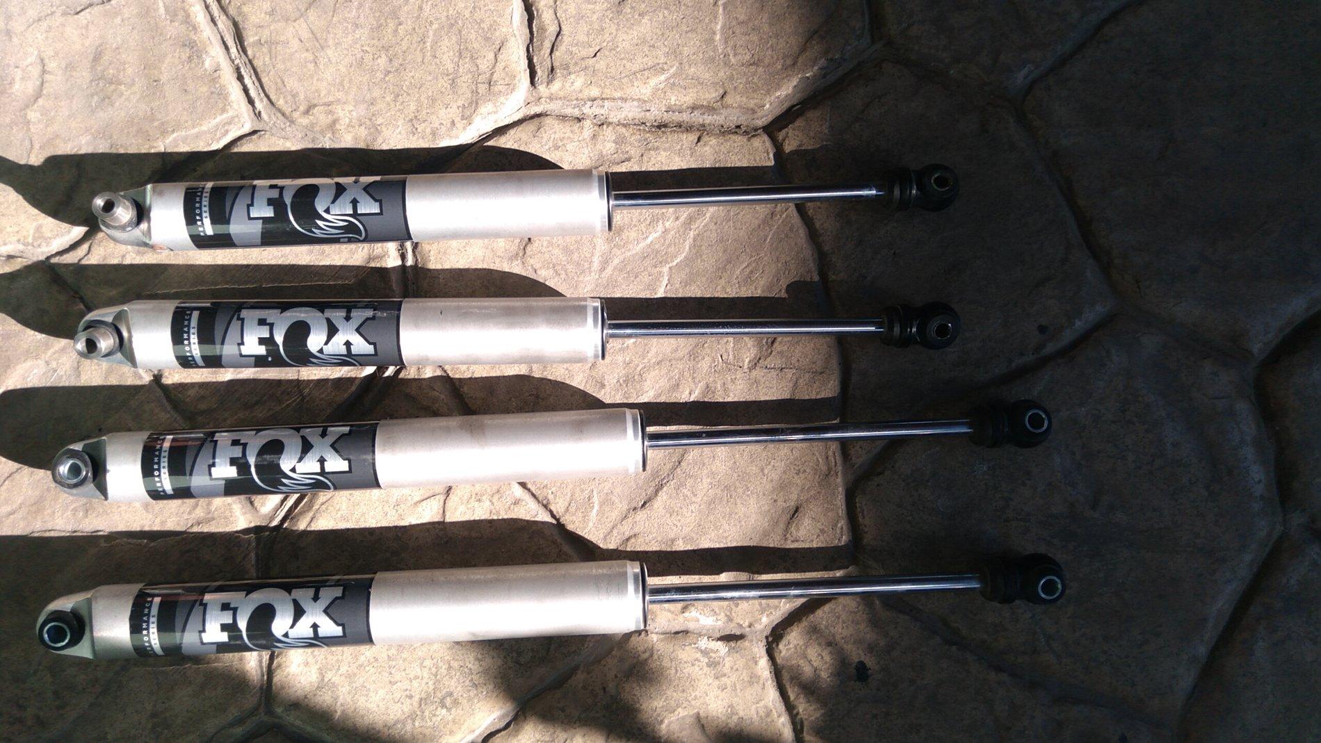 Jeep Gladiator (SAN DIEGO) USED FOX 2.0 PERFORMANCE SERIES IFP SHOCK FRONT & REAR, 2-3IN LIFT 20201101_144251