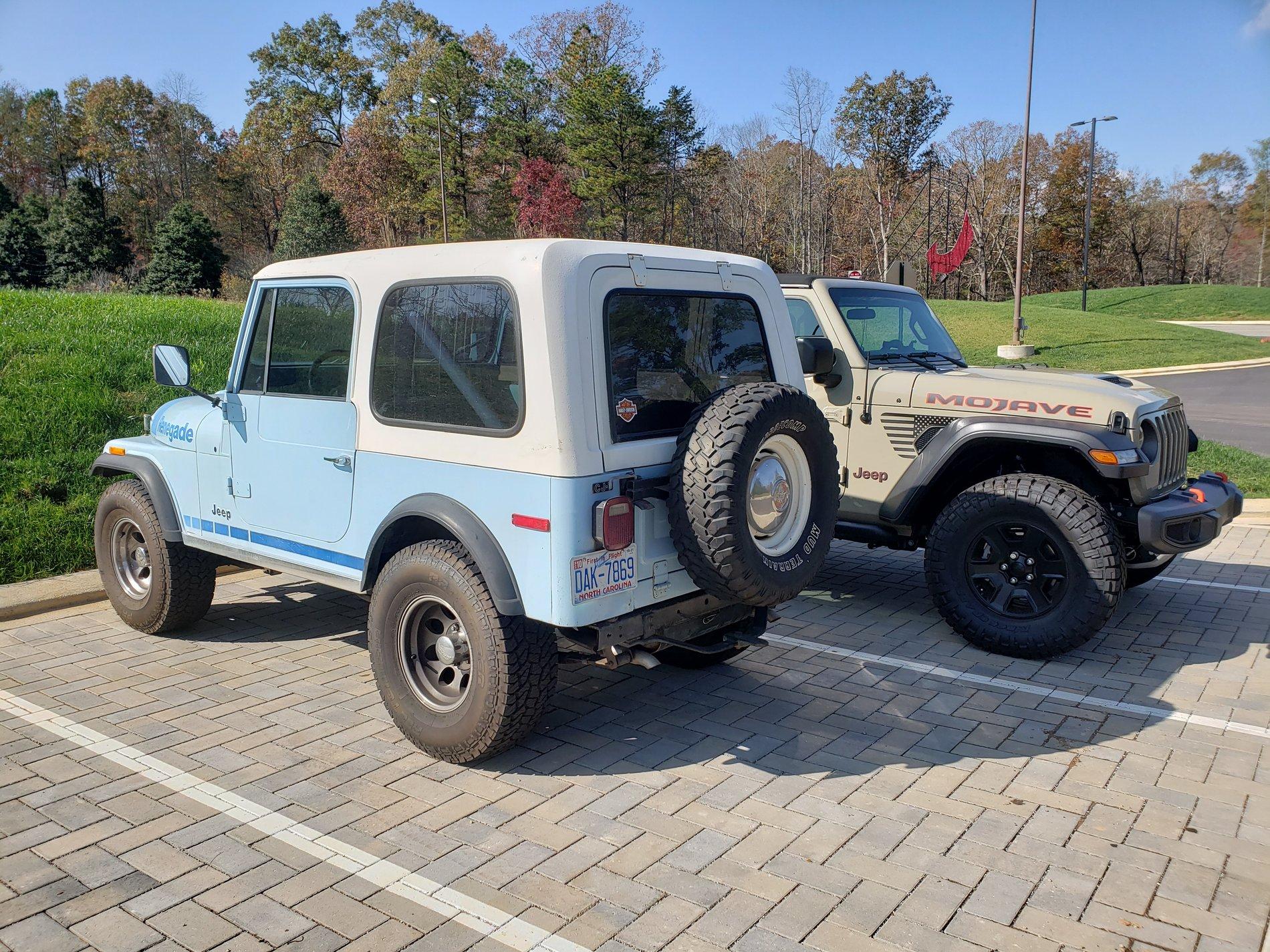 Jeep Gladiator Jeeps Parking Next To Jeeps 20201101_114339