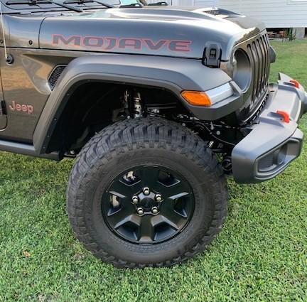 Jeep Gladiator Pic Request - Rubicon/Mojave back-to-back 33s vs 35s 33 falken MT