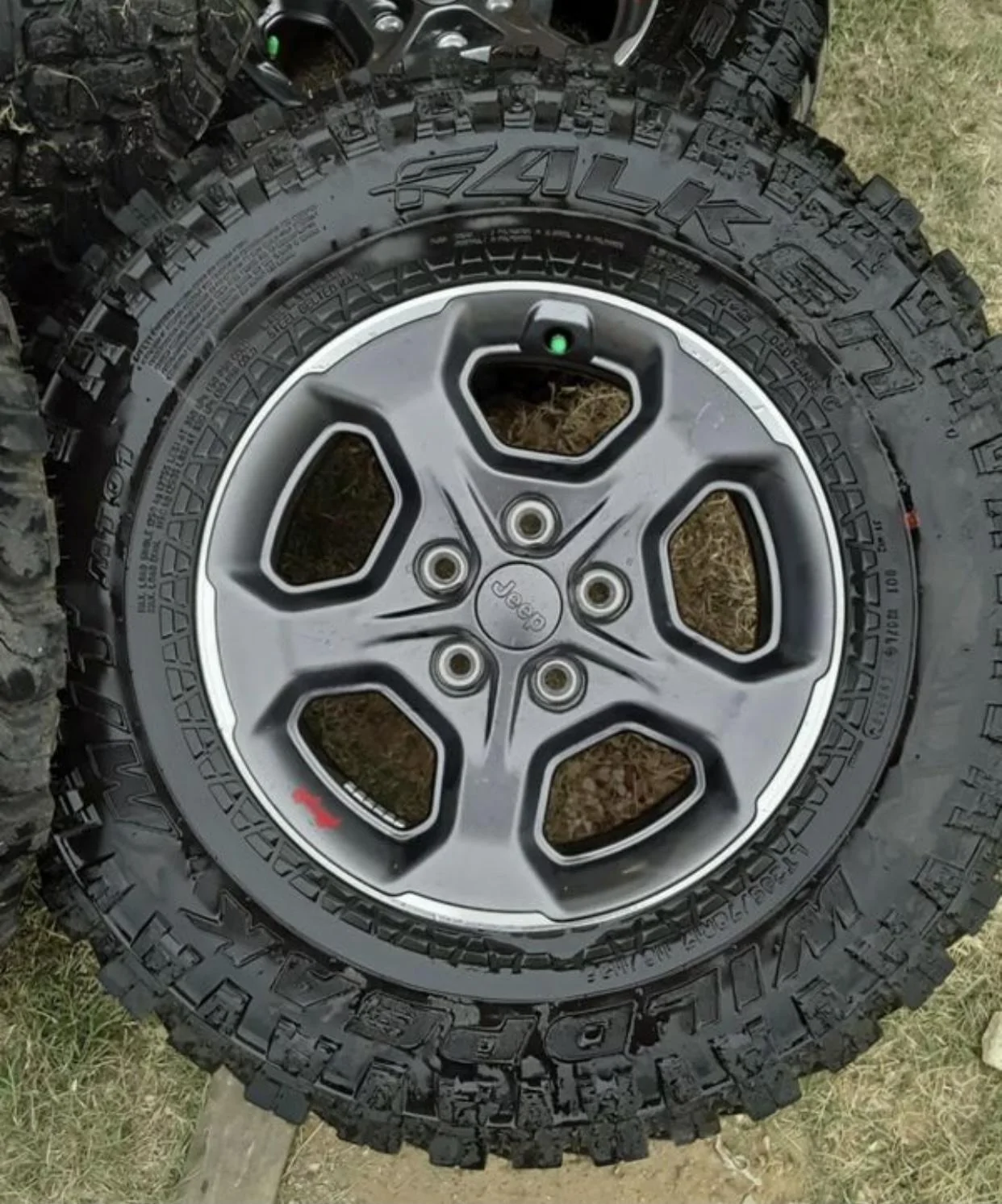 Jeep Gladiator Rubicon Wheels < 100 miles 74A99F7B-E1EB-46F3-8797-1BC0FC9C636C