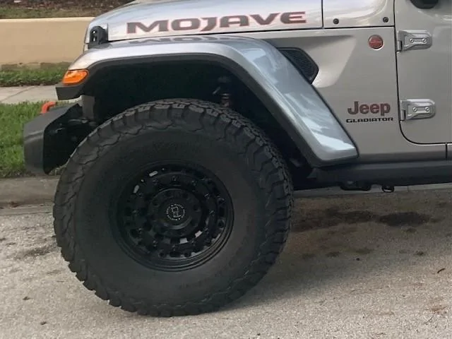 Jeep Gladiator BILLET SILVER Gladiator JT Club tir