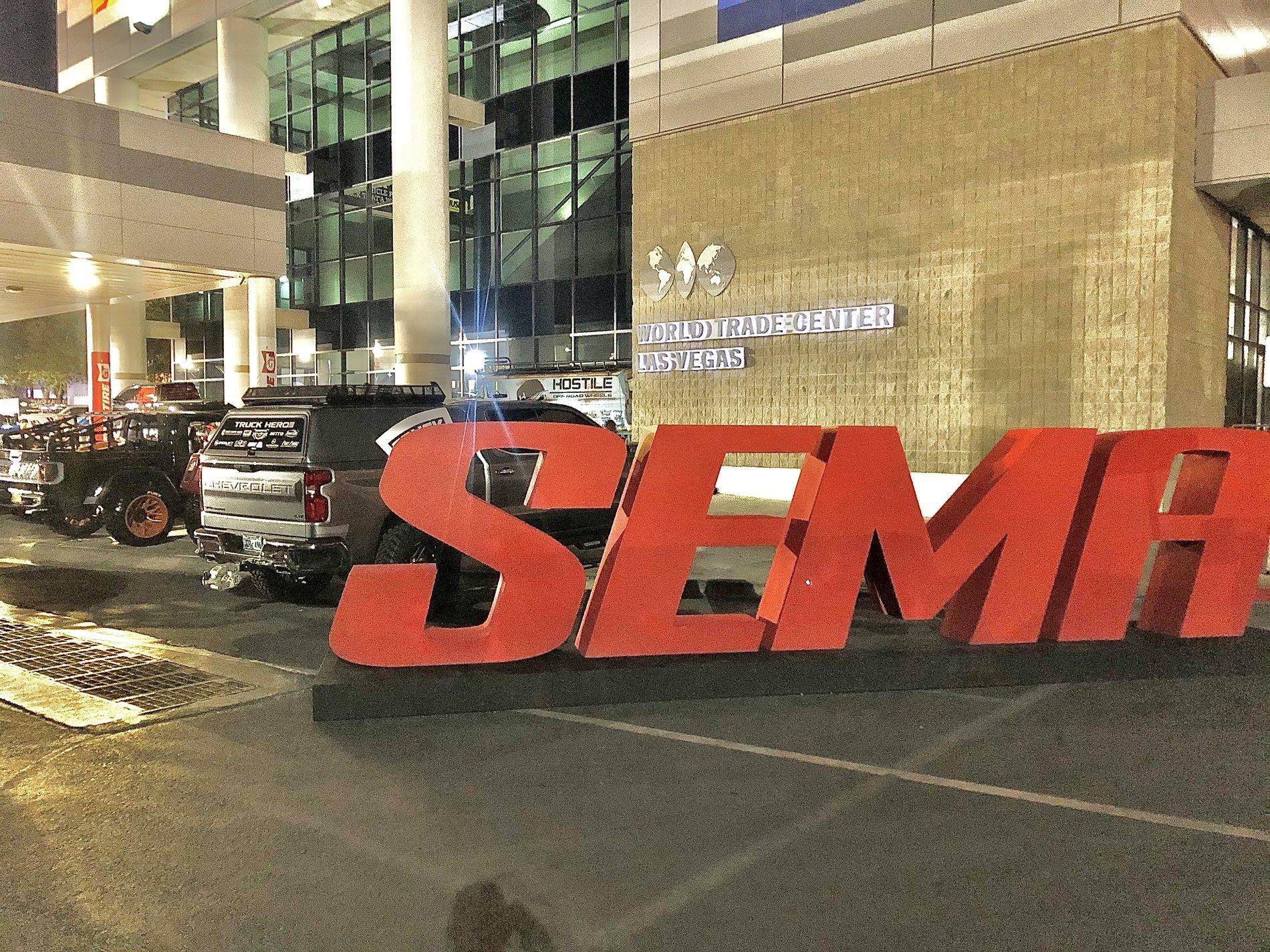 Jeep Gladiator Homage to 2019 SEMA A6515808-49BF-46C7-9AF8-DE18D898F94A