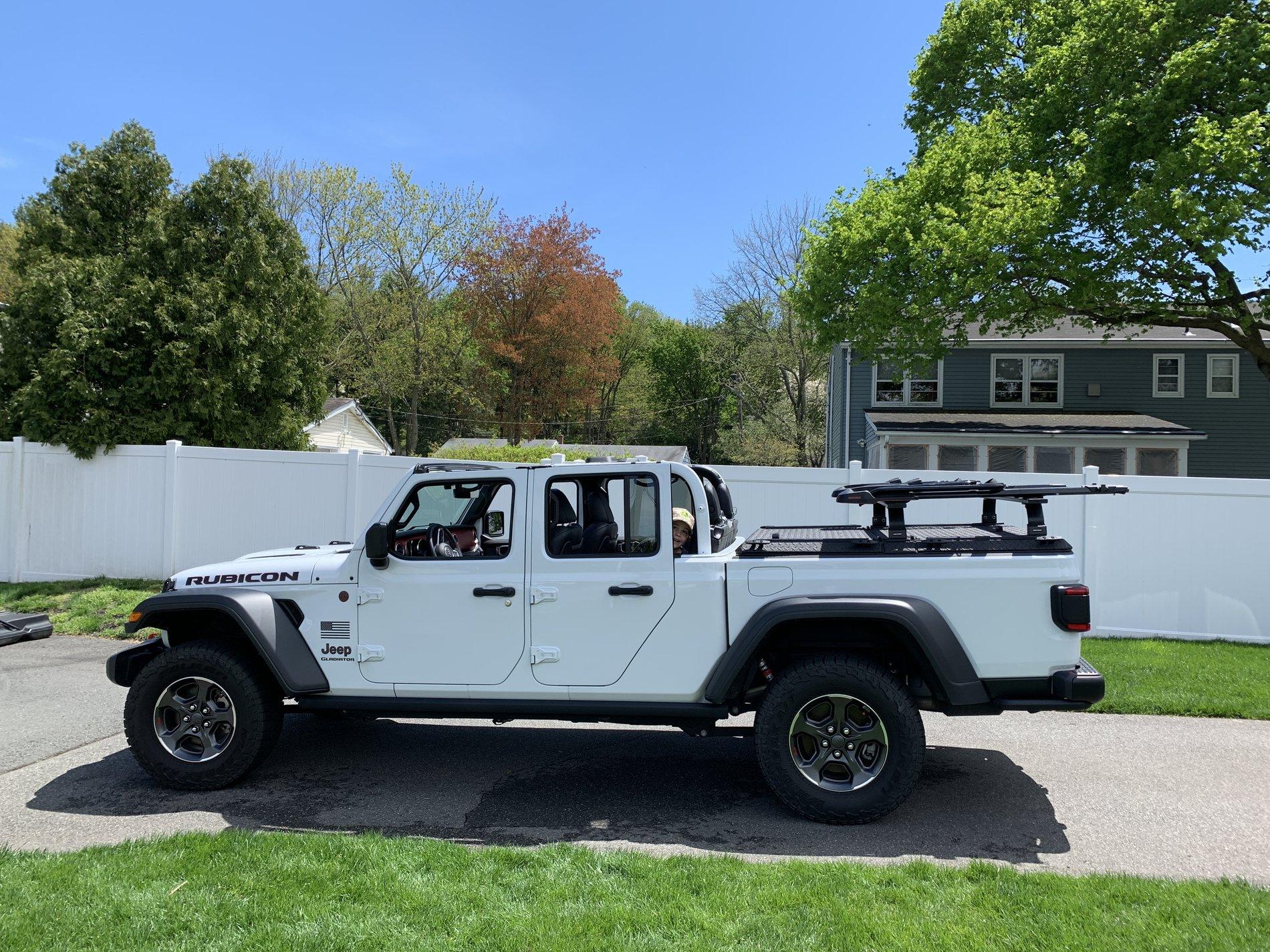 Jeep Gladiator Pics of your Bed Crossbars 20200502_172750776_iOS