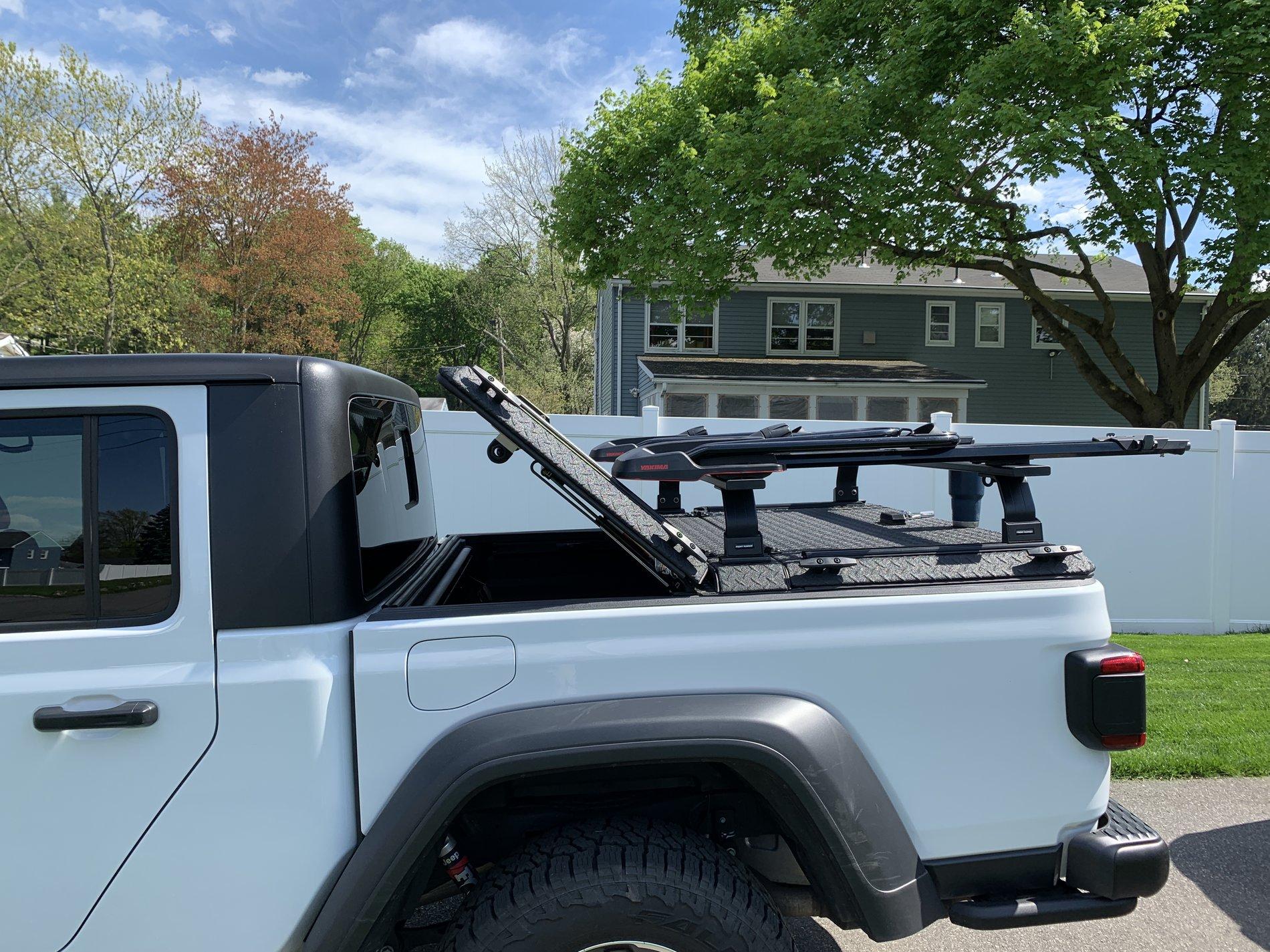 Jeep Gladiator Pics of your Bed Crossbars 20200503_192052624_iOS