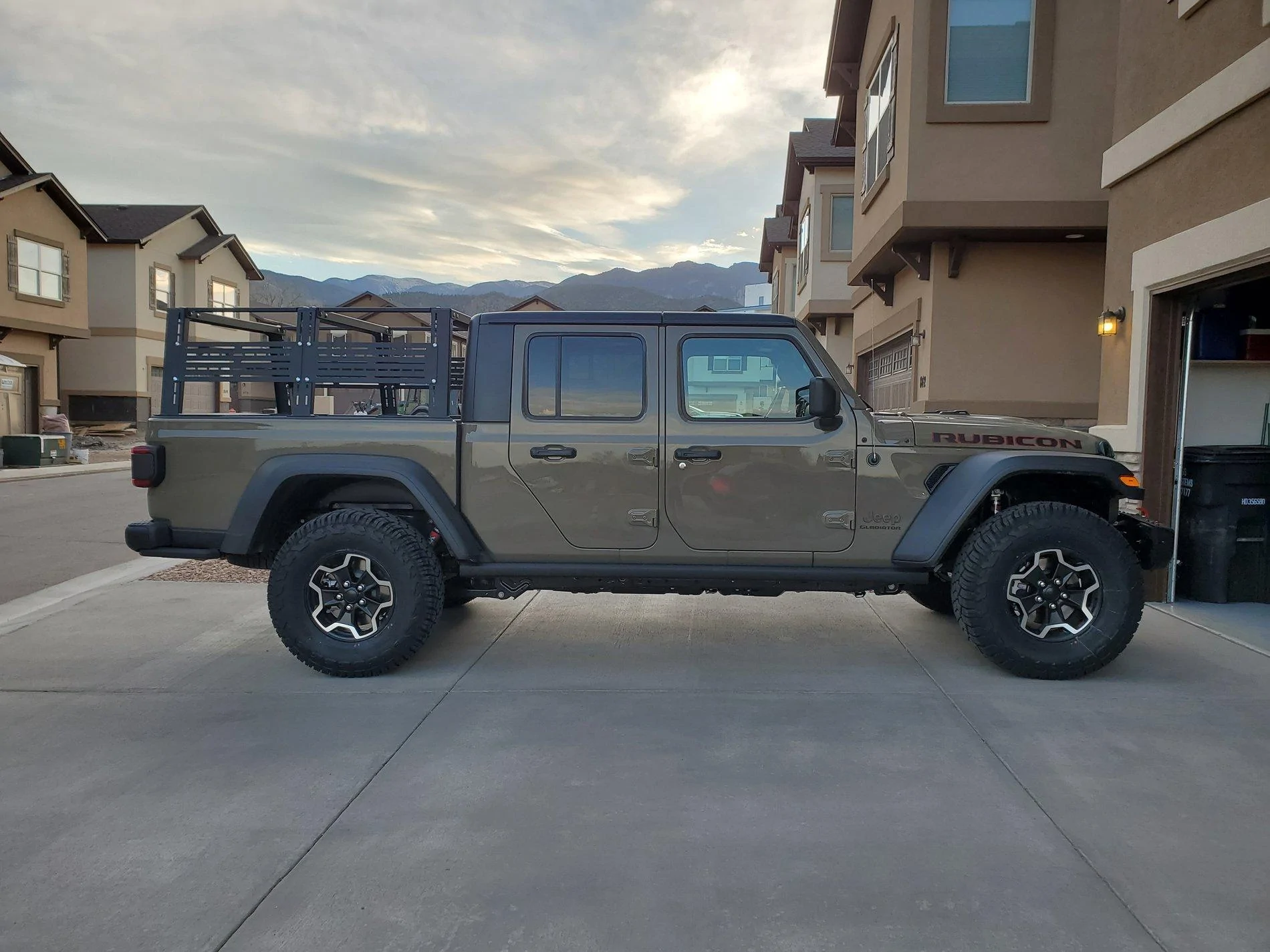 Jeep Gladiator Rebel Offroad XPLOR - Full Height Bed Rack - $850 20200430_192759