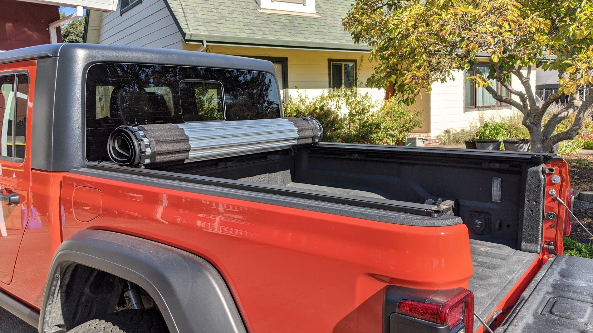 Jeep Gladiator Lets talk about bed covers PXL_20201102_190947690