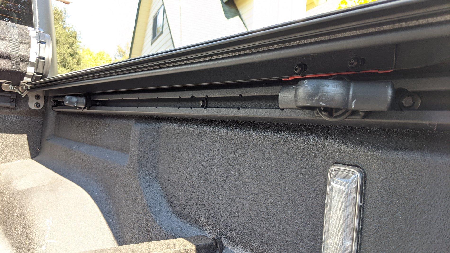 Jeep Gladiator Lets talk about bed covers PXL_20201102_191005494