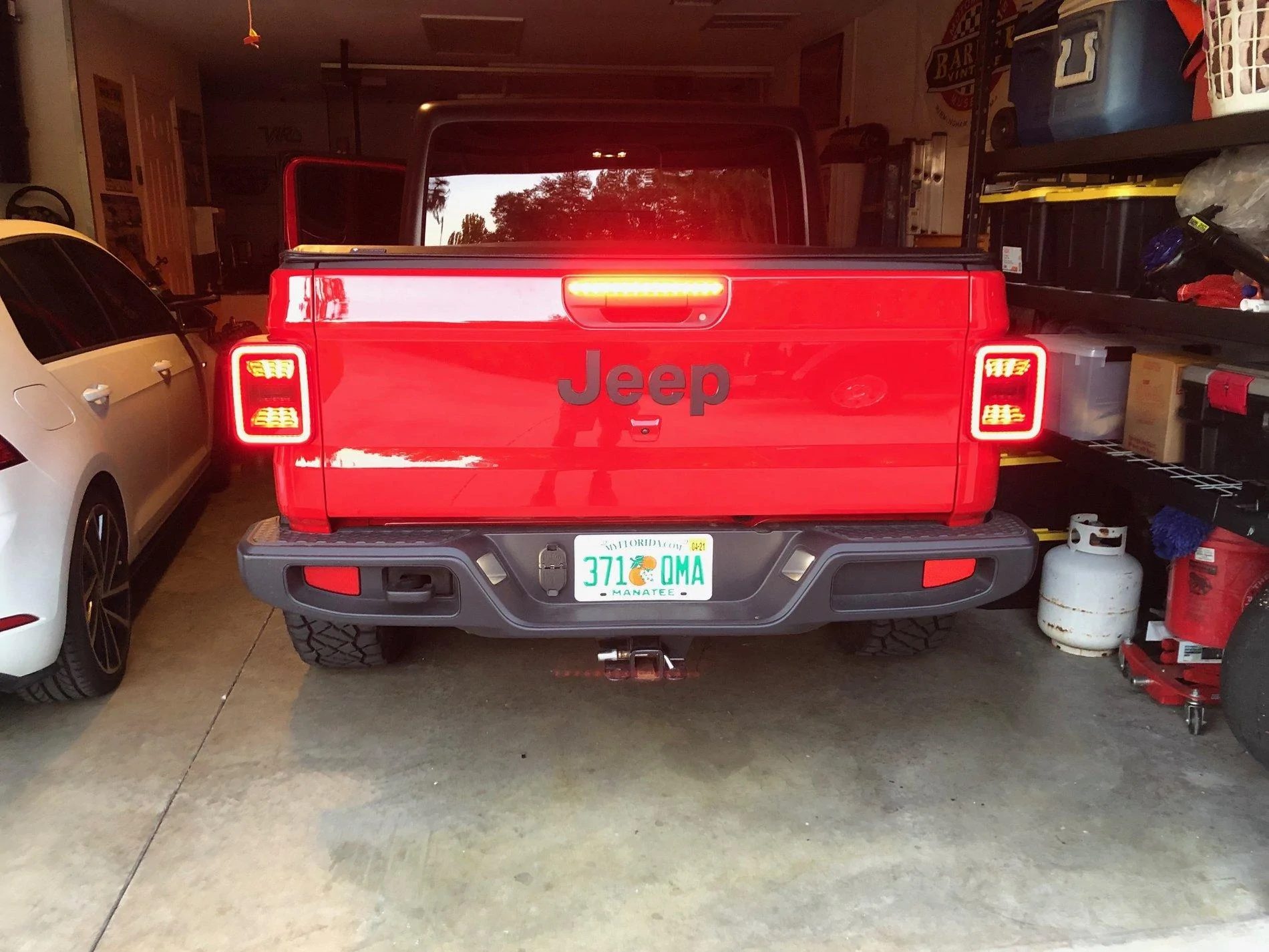 Jeep Gladiator Aftermarket LED taillights IMG_7877