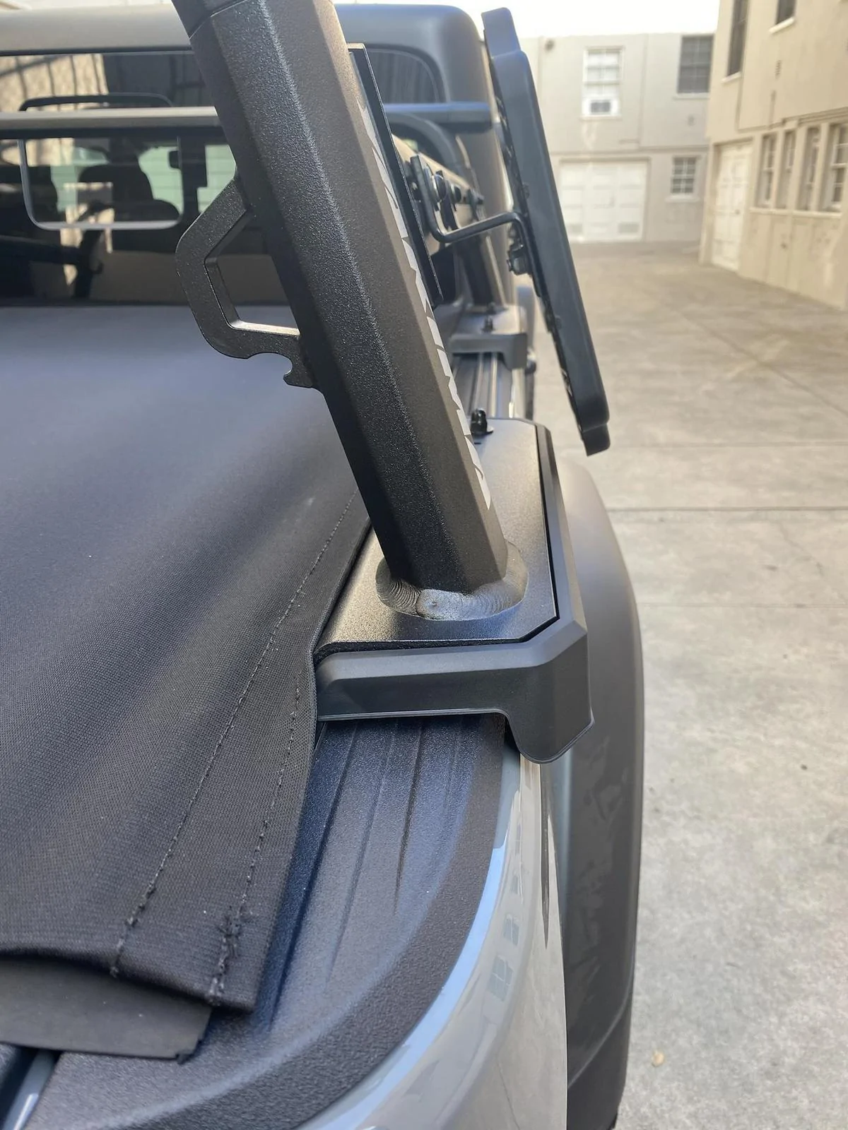 Jeep Gladiator Yakima Outpost HD with RTT, Awning, Rotopax 5cCfvM2
