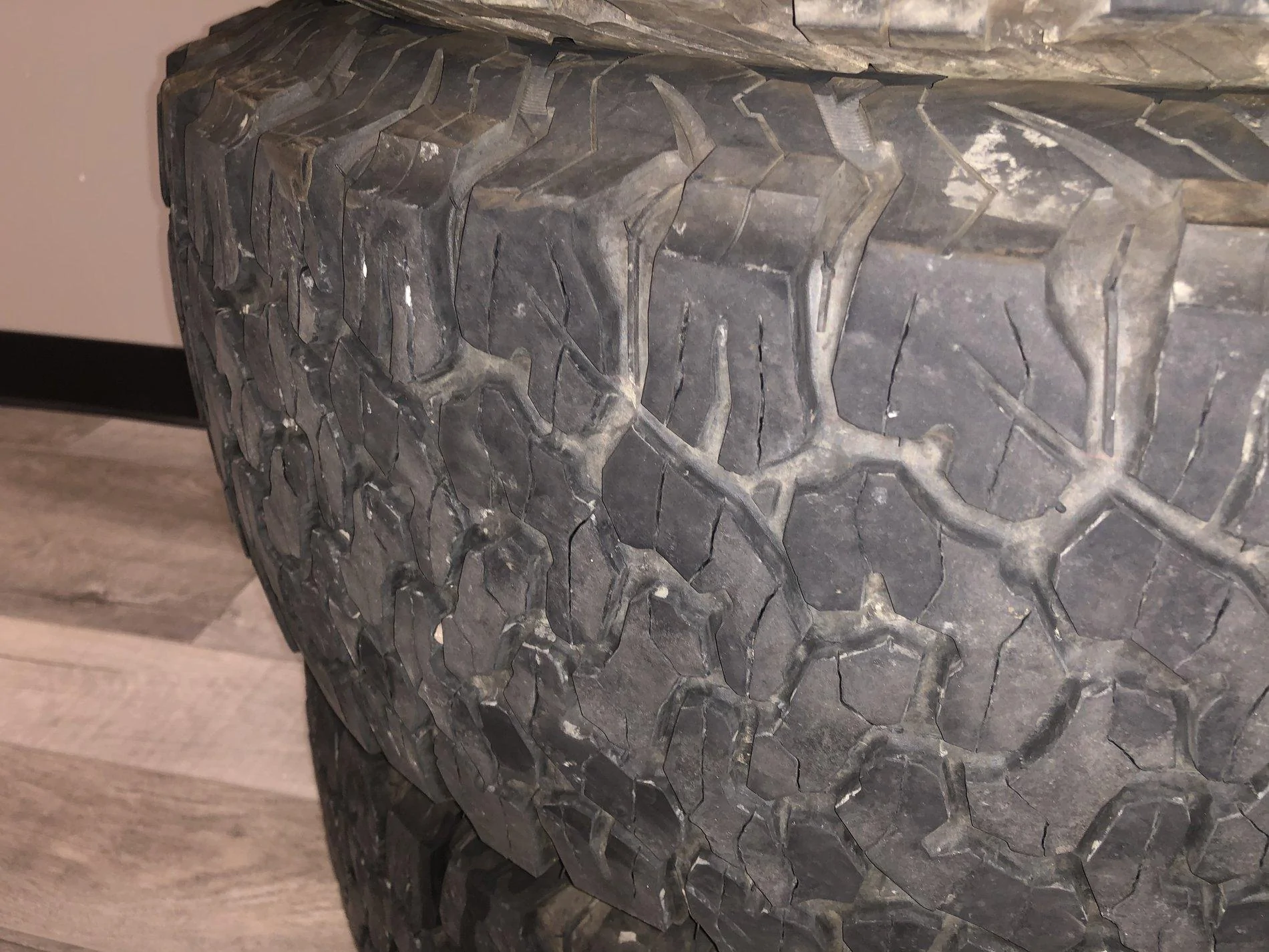 Jeep Gladiator 2019 JL Rubicon wheels / tires (KO2) X 5 without TPMS $800 313EE35C-E289-4E53-9C72-17E32AFE0B02