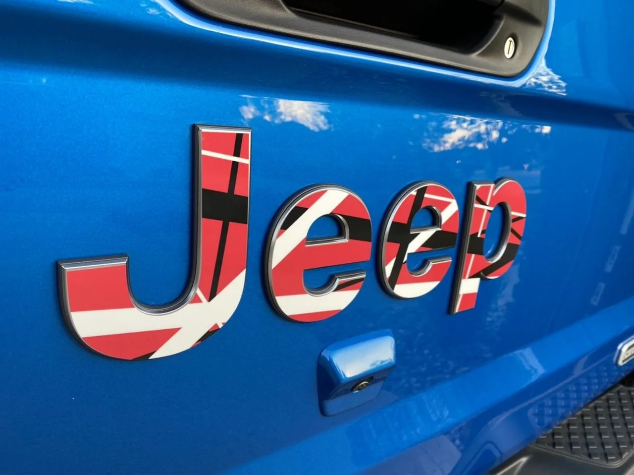 Jeep Gladiator "JEEP" tailgate badge mods? 0434F81F-3B72-4BC8-AB83-B80BE8AD2A0F