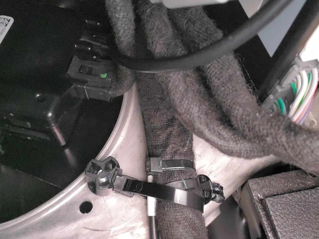 Jeep Gladiator Mopar Trailer Brake Controller for Jeep Gladiator Officially Released (Part # 82215652AB) brakemodule2