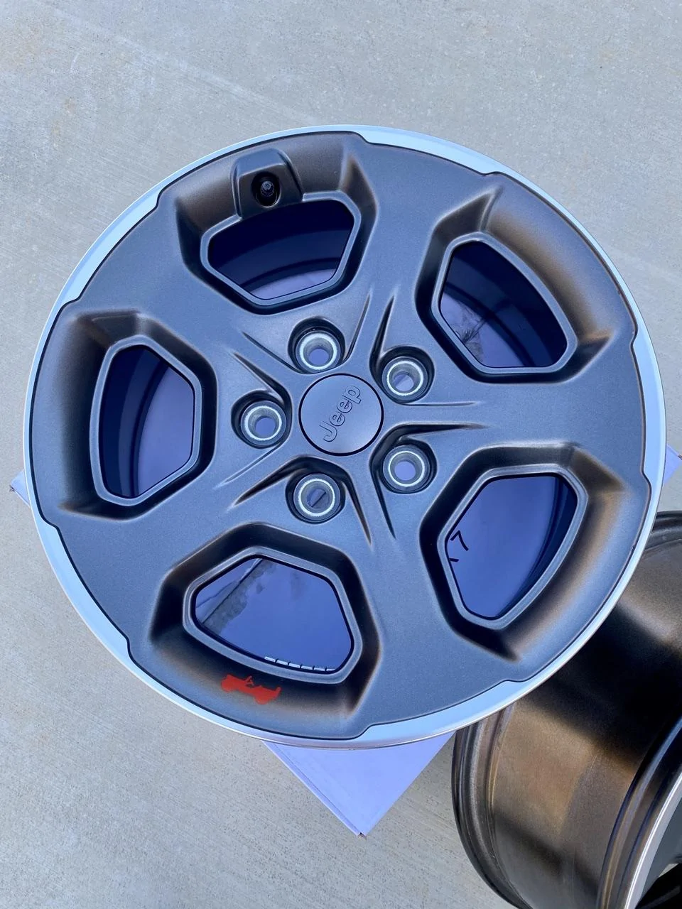 Jeep Gladiator (2) Granite Crystal Rubicon Wheels 65A7D501-A1CE-46A0-82B6-74004485D29B