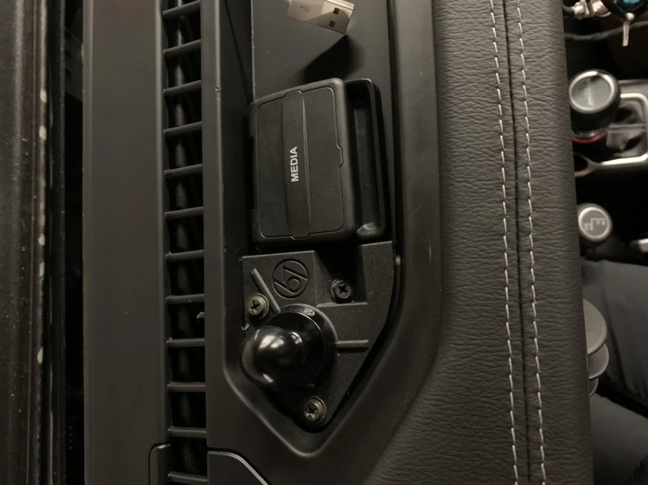 Jeep Gladiator Designing covers for media hub and front outlets 93AF0BFE-B9D8-455E-99D6-2B659E533A32