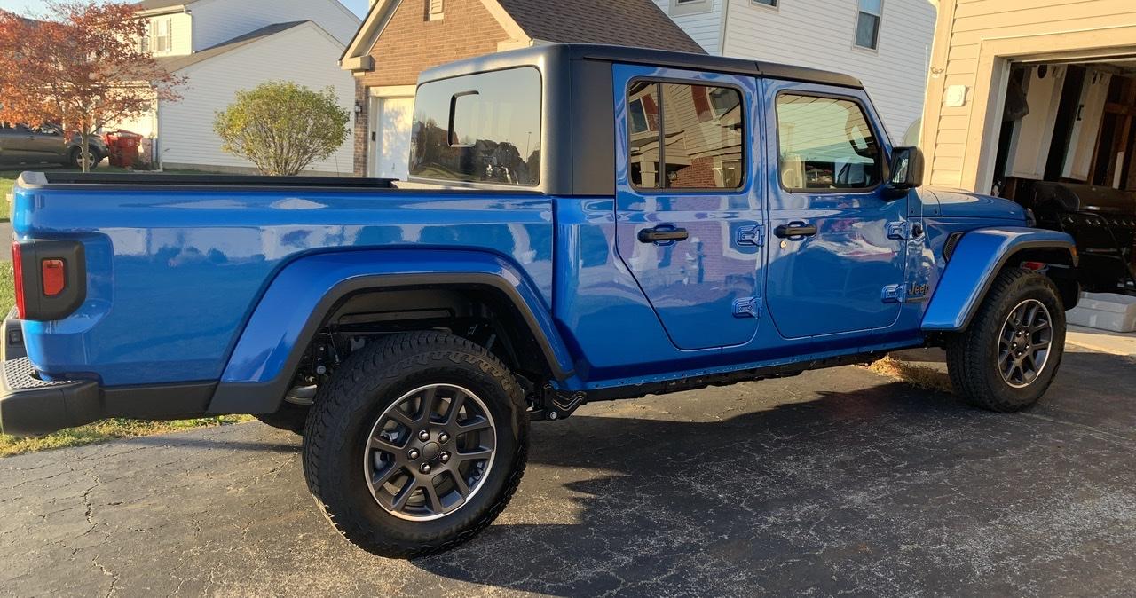 Jeep Gladiator 80TH ANNIVERSARY Edition Gladiator JT Club 748536E6-F7E4-4951-872B-1539726E7D03