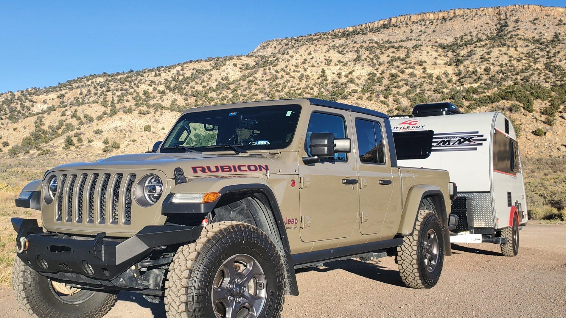 Jeep Gladiator Gladiators and Camper Pictures 20201106_212924