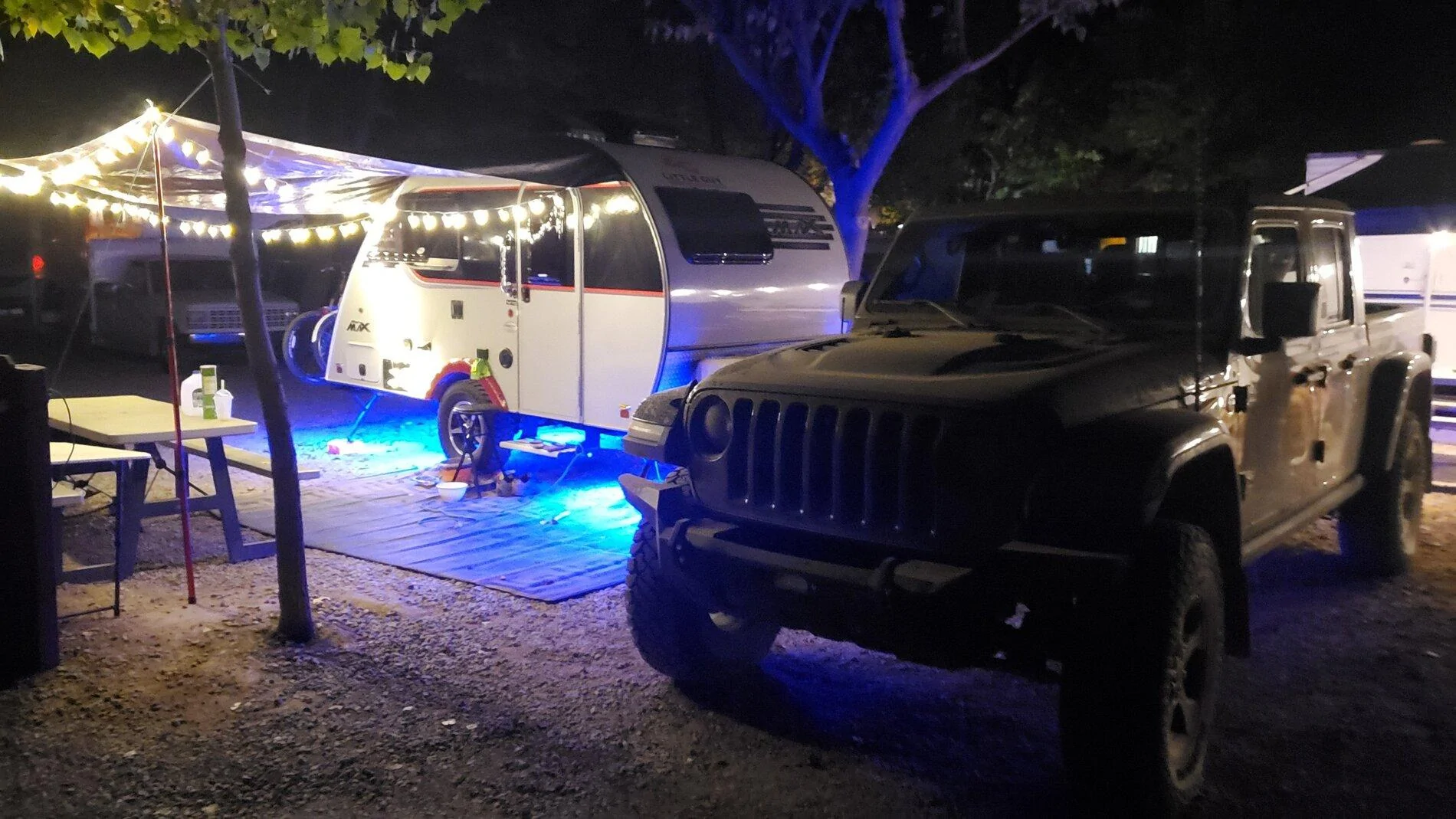 Jeep Gladiator Gladiators and Camper Pictures 20201106_213131