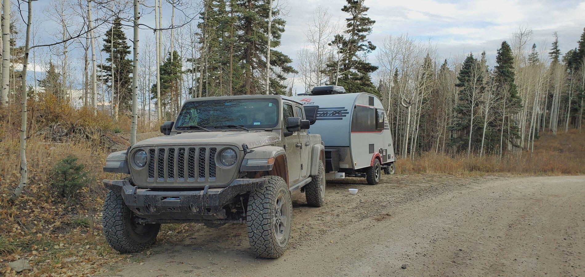 Jeep Gladiator Gladiators and Camper Pictures 20201106_213227