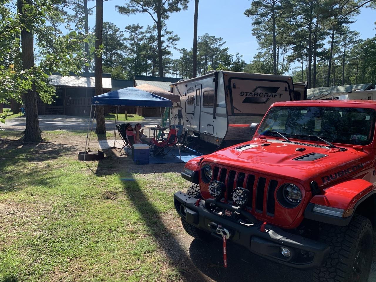 Jeep Gladiator Gladiators and Camper Pictures 6DC4BF79-85AF-4C7A-A90A-CBFA86B0E842