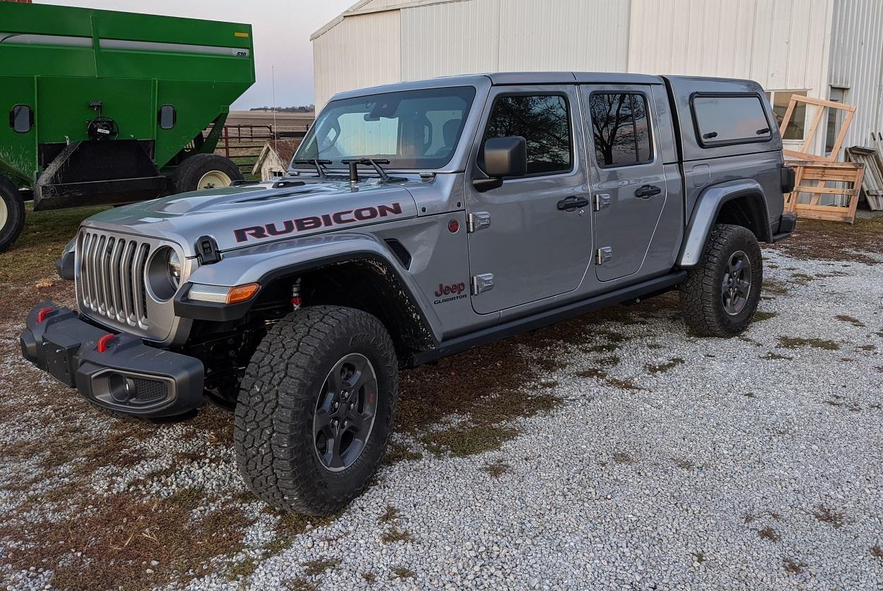 Jeep Gladiator A.R.E. topper with utility shelves PXL_20201105_224613744._exported_1604617009706